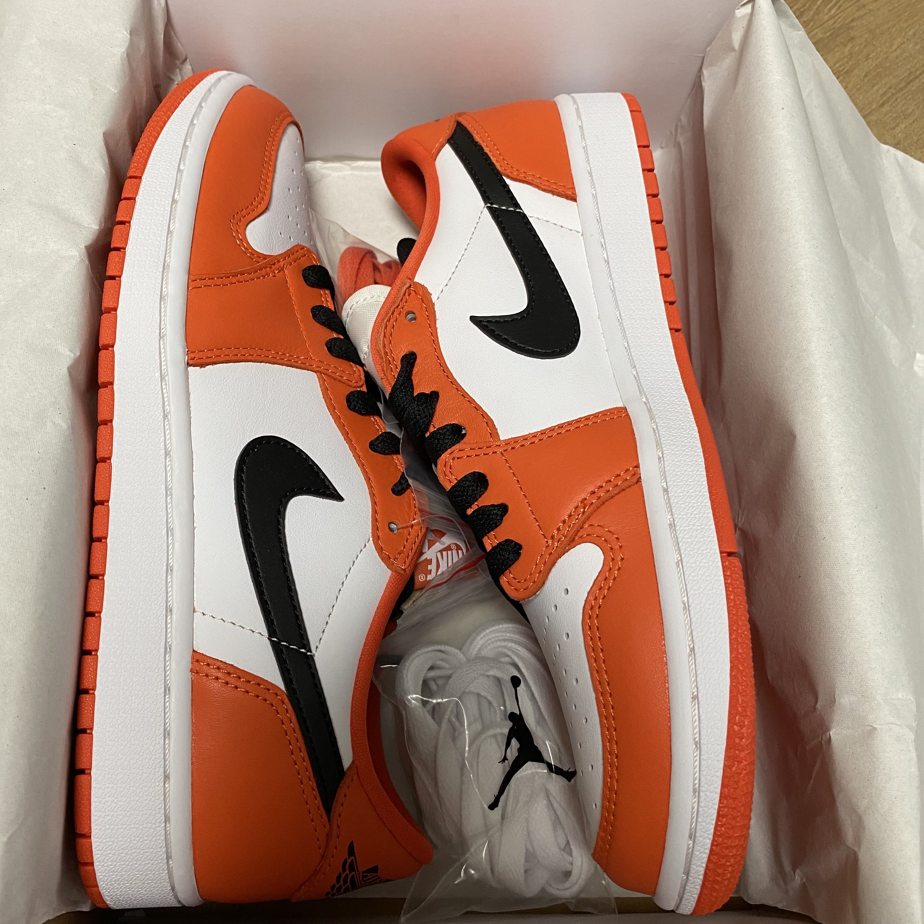 (W) Jordan 1 Low OG Starfish 착용 스타일 - 2