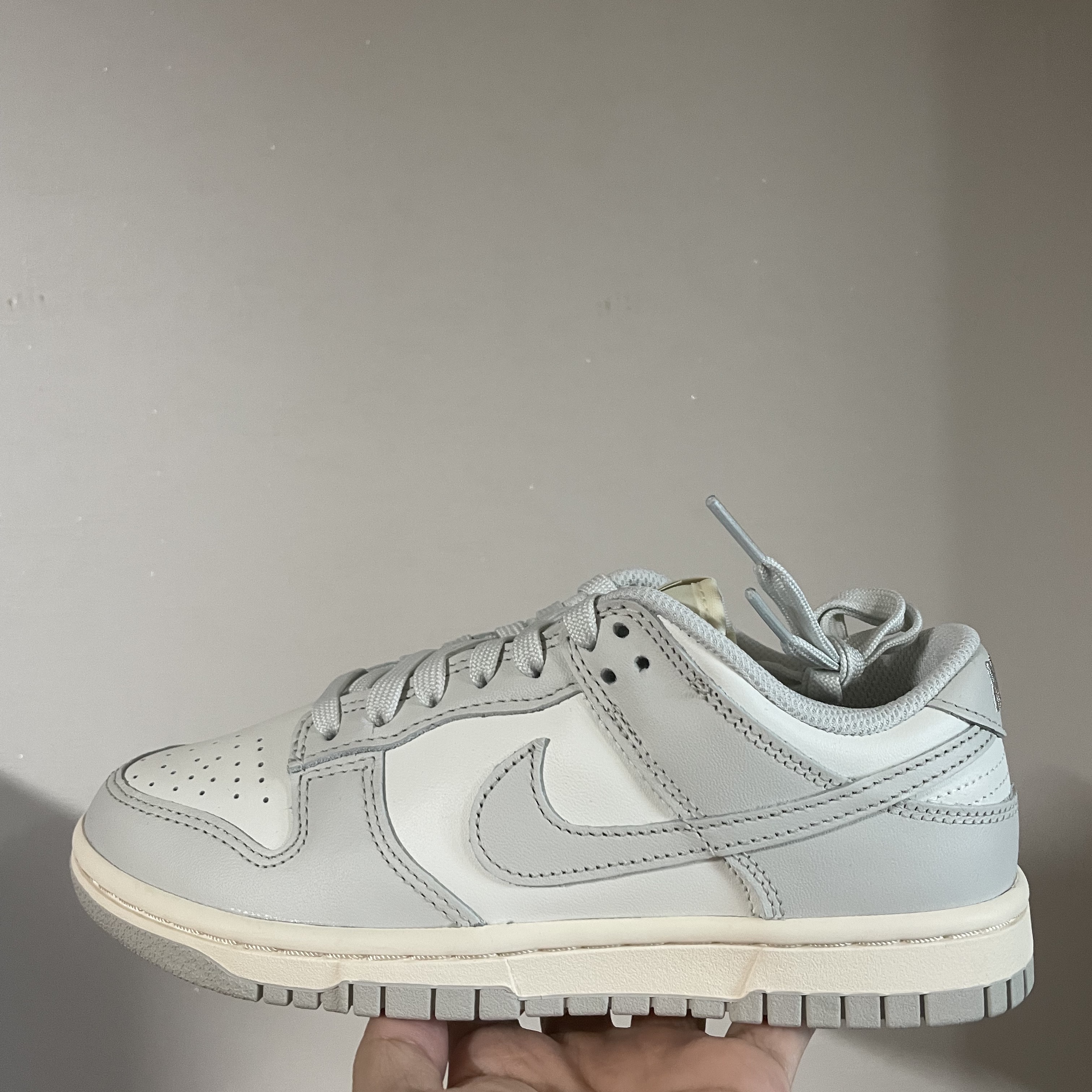 (W) Nike Dunk Low Light Bone 착용 스타일 - 2