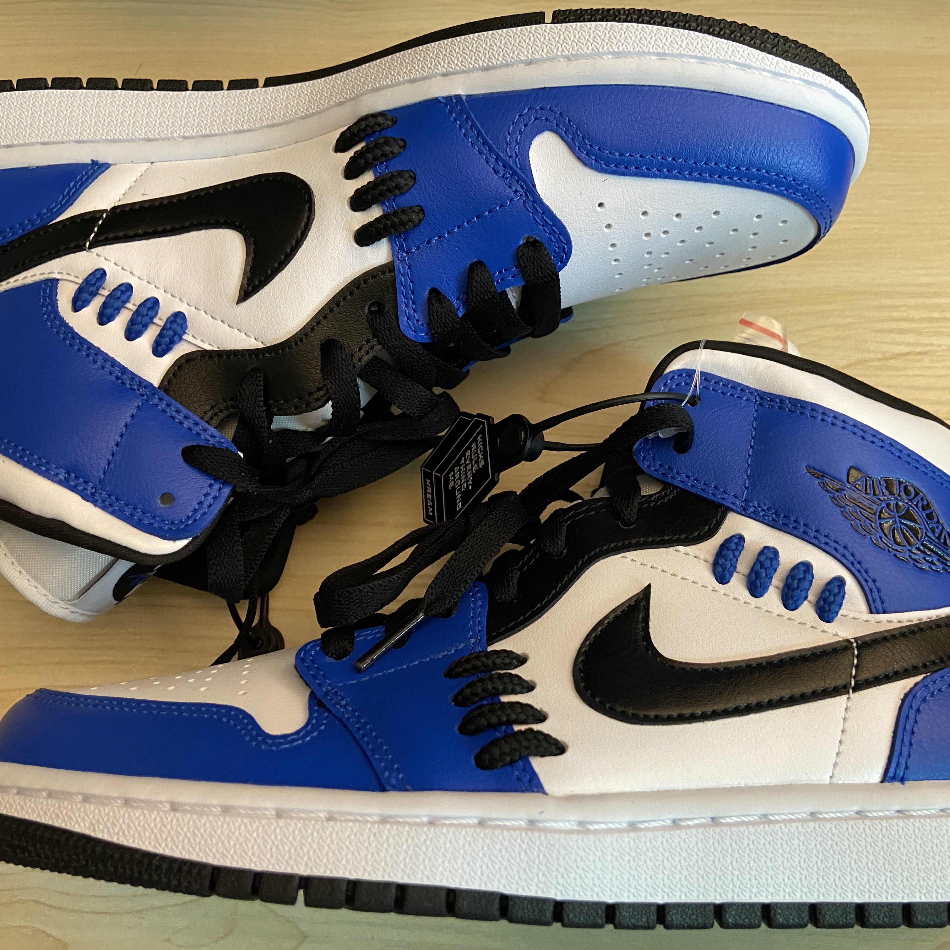 (W) Jordan 1 Mid SE Sisterhood 착용 스타일 - 2