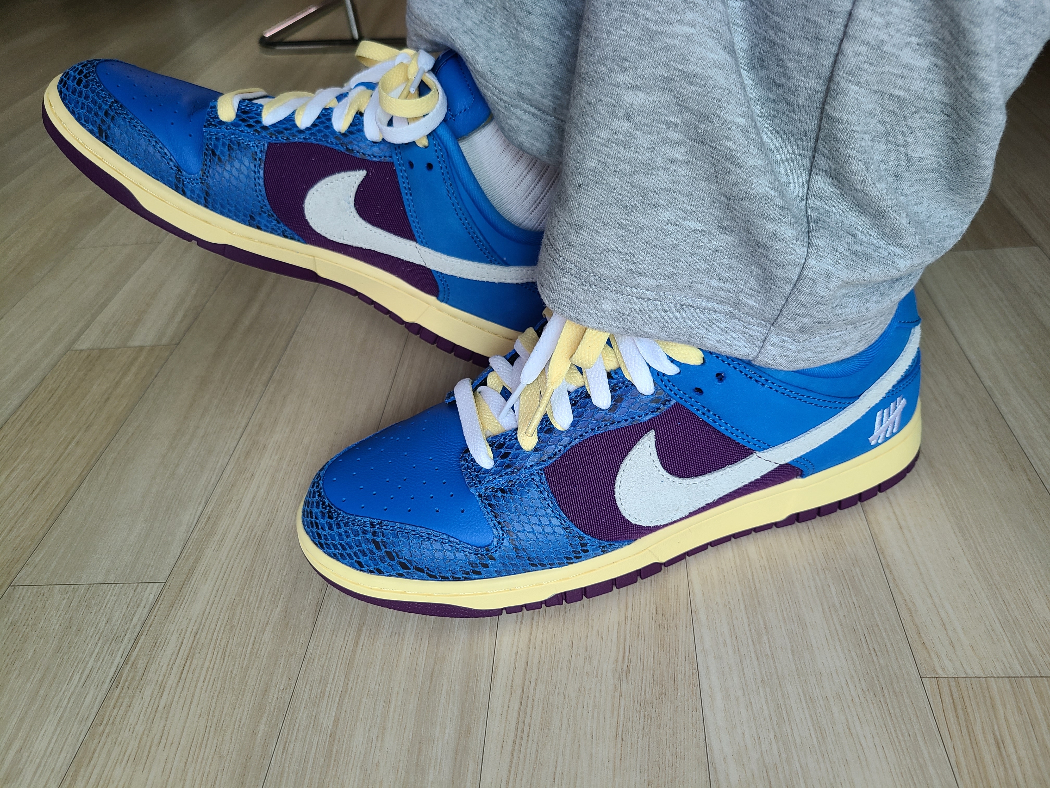 Nike x Undefeated Dunk Low SP 5 On It 착용 스타일 - 1