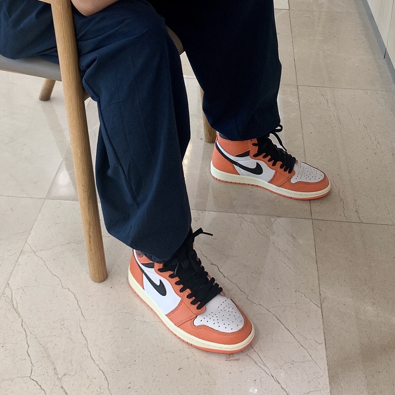 Jordan 1 Retro High OG Electro Orange, Jordan 1 Retro High OG Reverse Shattered Backboard 착용 스타일 - 4