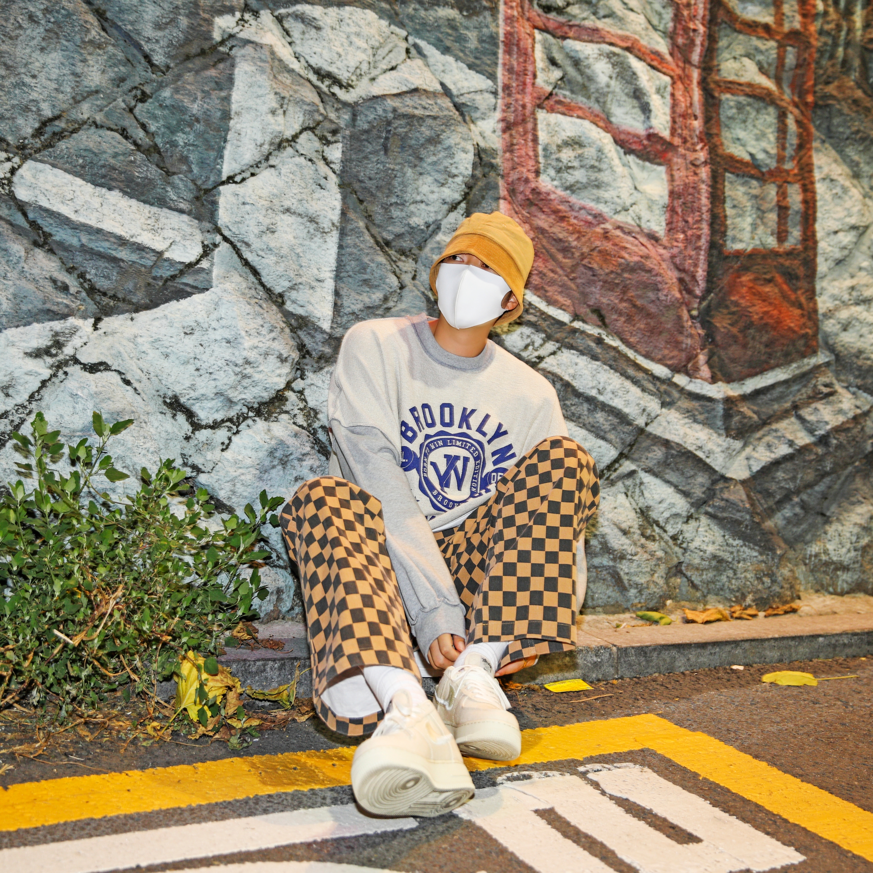 Nike x Stussy Air Force 1 Low Fossil 착용 스타일
