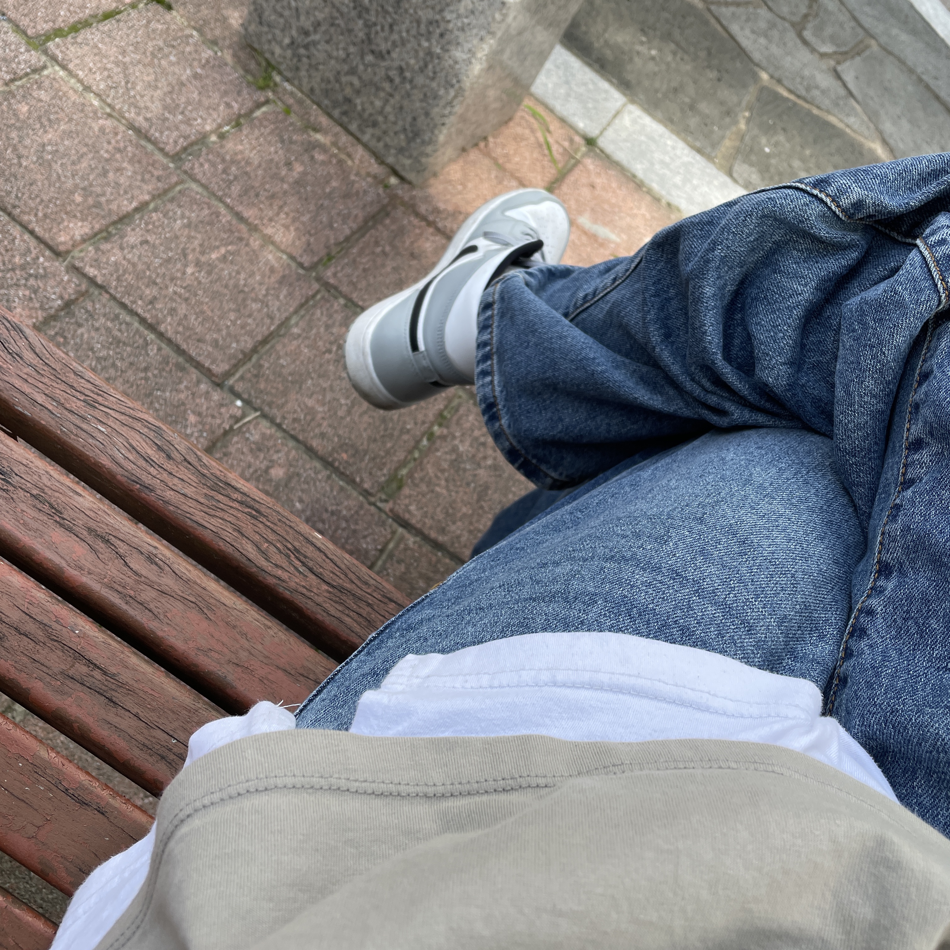 Jordan 1 Mid Light Smoke Grey, Essentials T-Shirt Moss - 21SS 착용 스타일 - 1