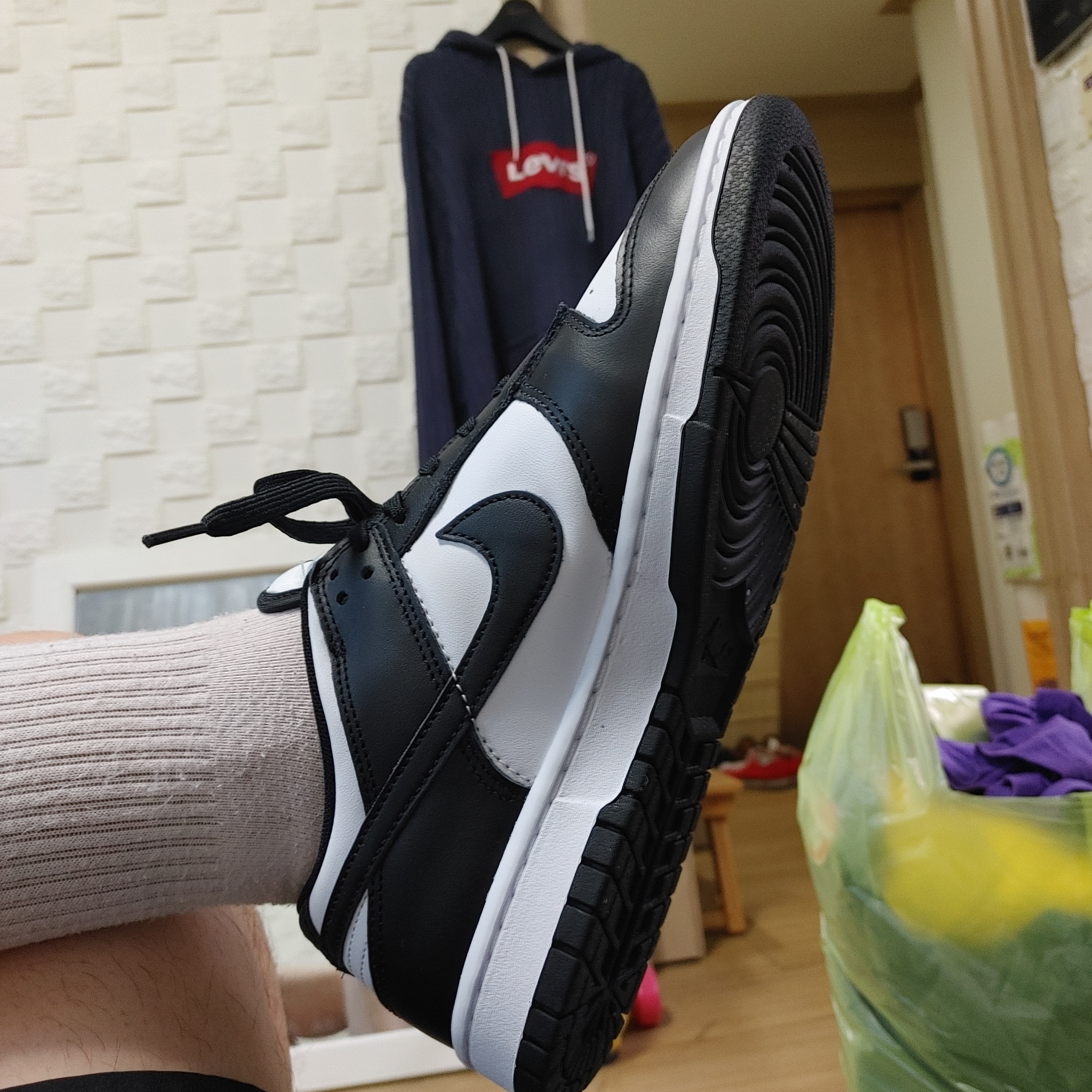 Nike Dunk Low Retro Black 착용 스타일 - 1