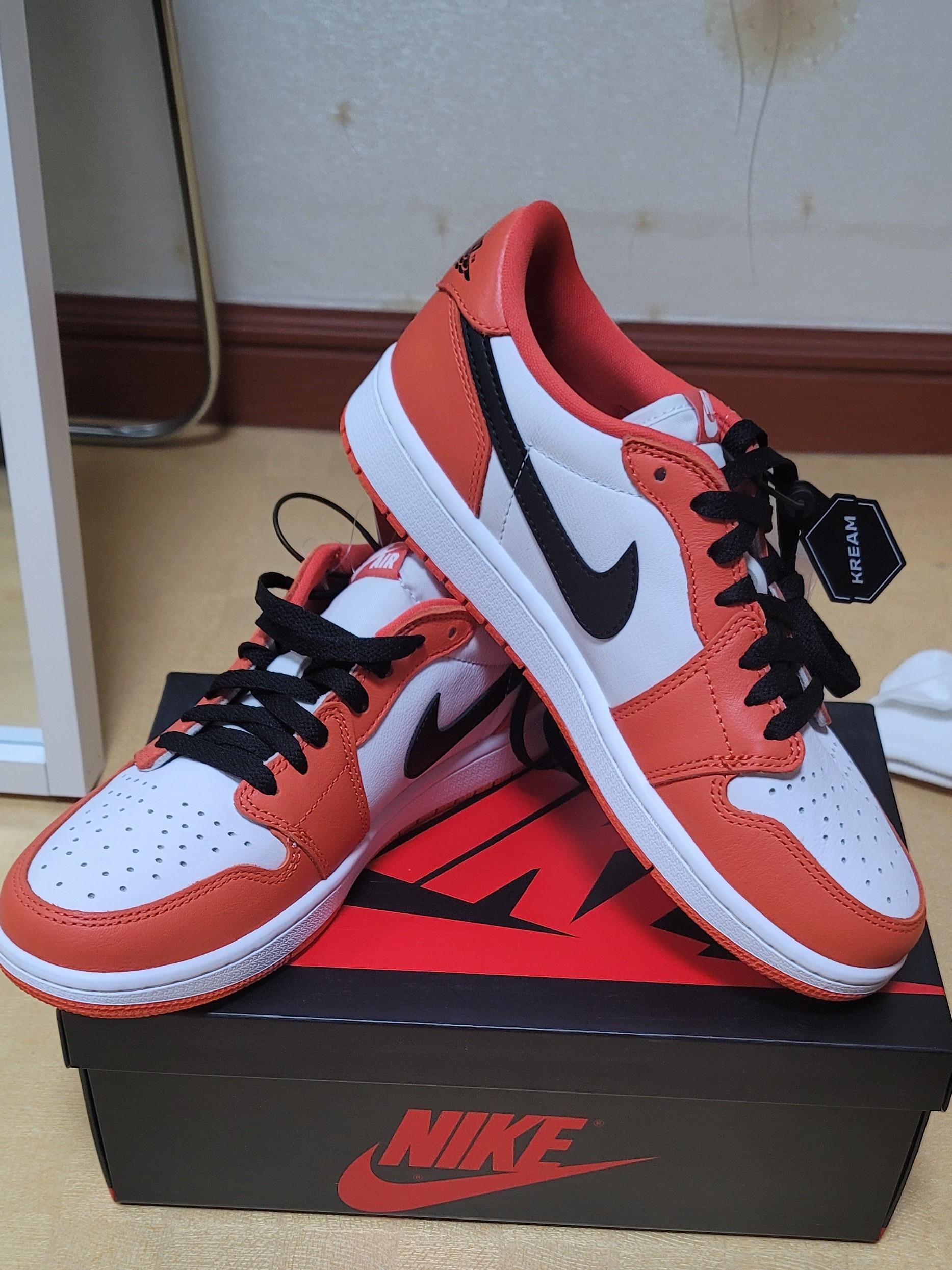 Jordan 1 Low OG Starfish 착용 스타일 - 2