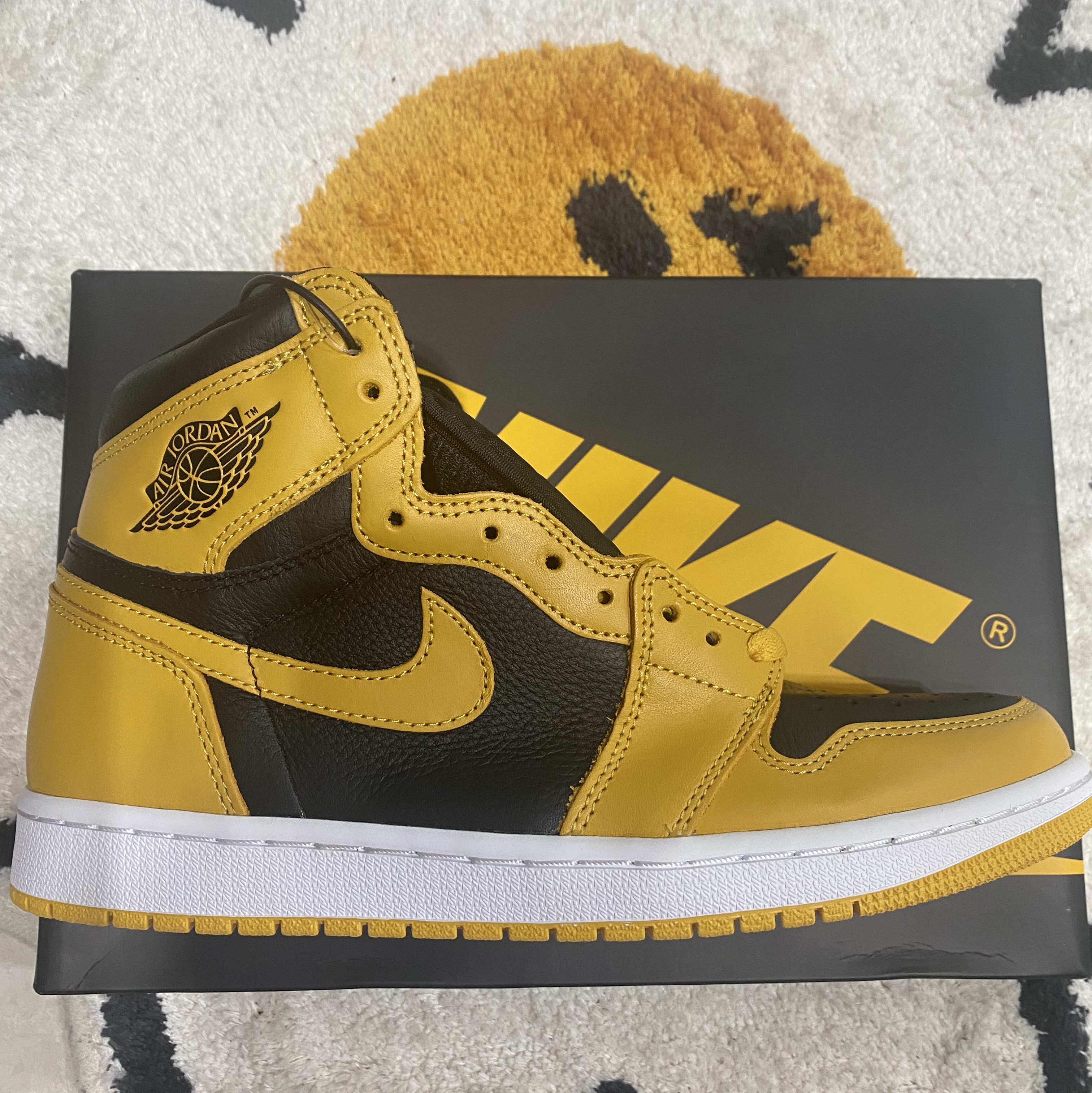 Jordan 1 Retro High OG Pollen 착용 스타일