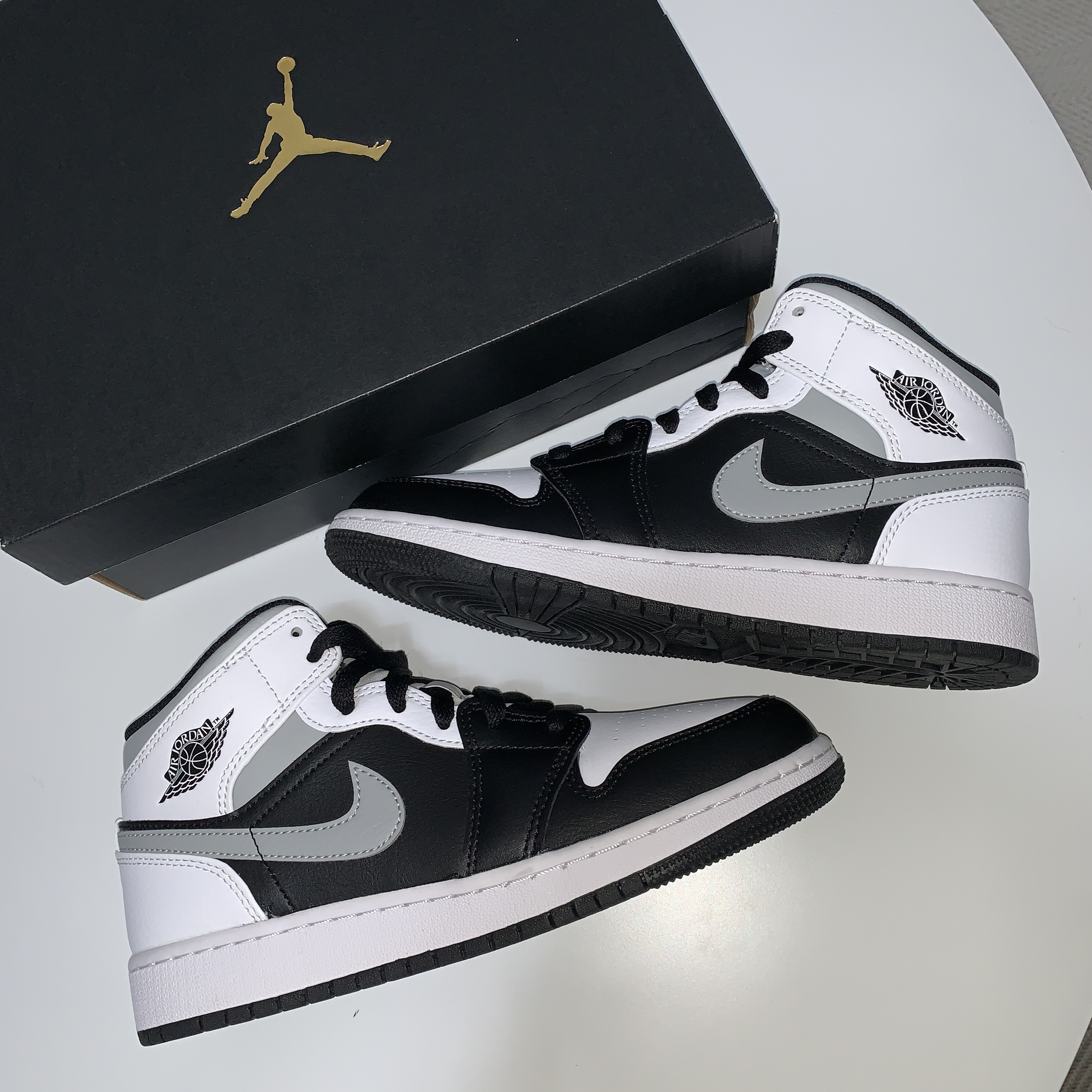 (GS) Jordan 1 Mid White Shadow 착용 스타일