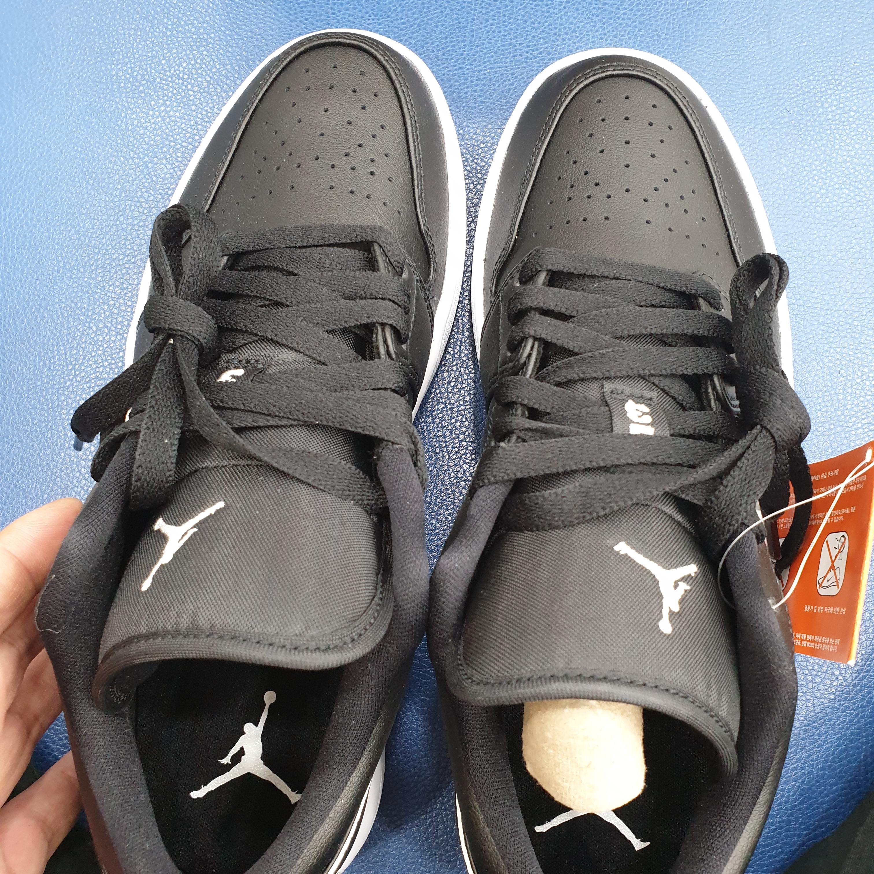 (W) Jordan 1 Low SE Limelight, (W) Jordan 1 Low Black White 착용 스타일 - 2