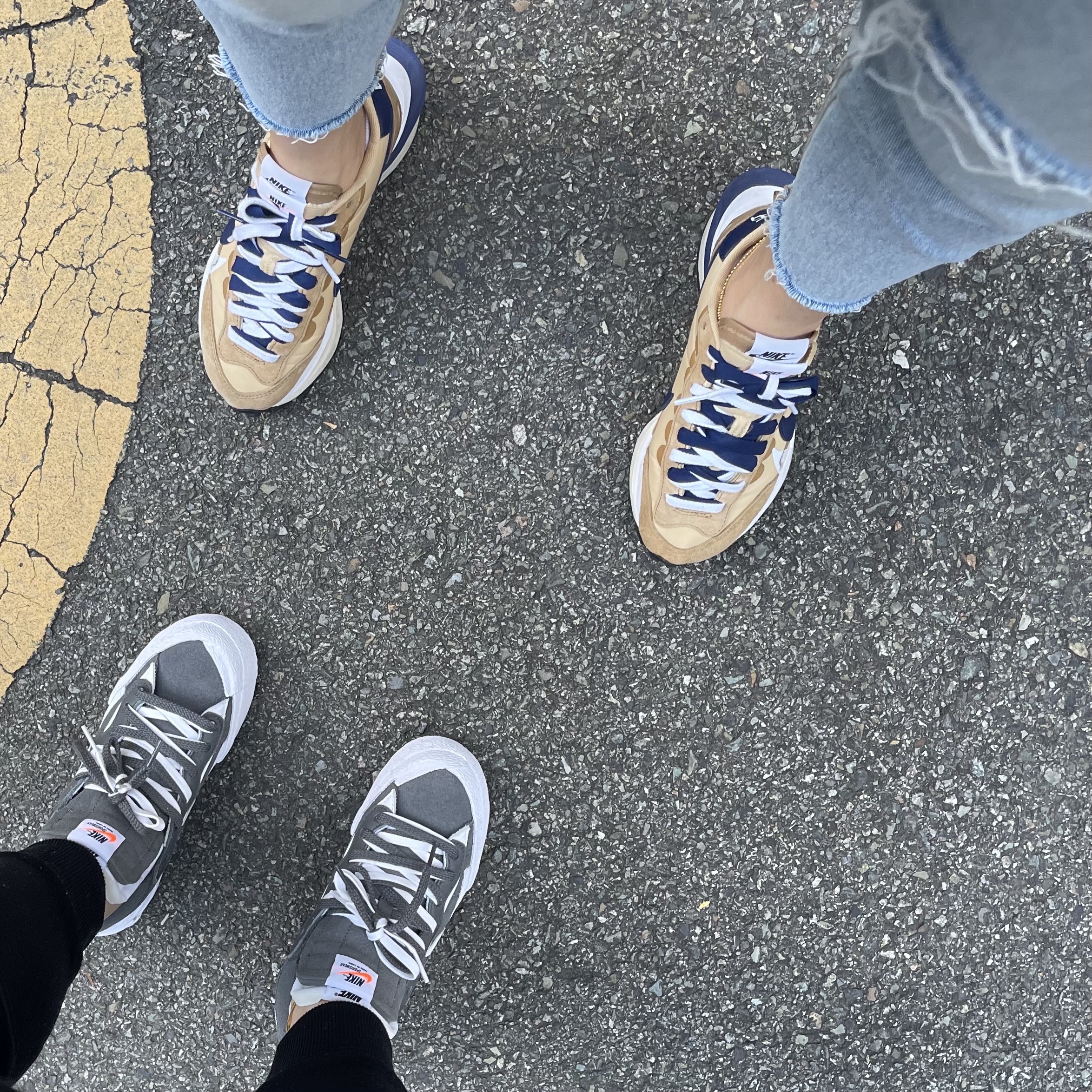 Nike x Sacai VaporWaffle Sesame and Blue Void, Nike x Sacai Blazer Low Iron Grey 착용 스타일