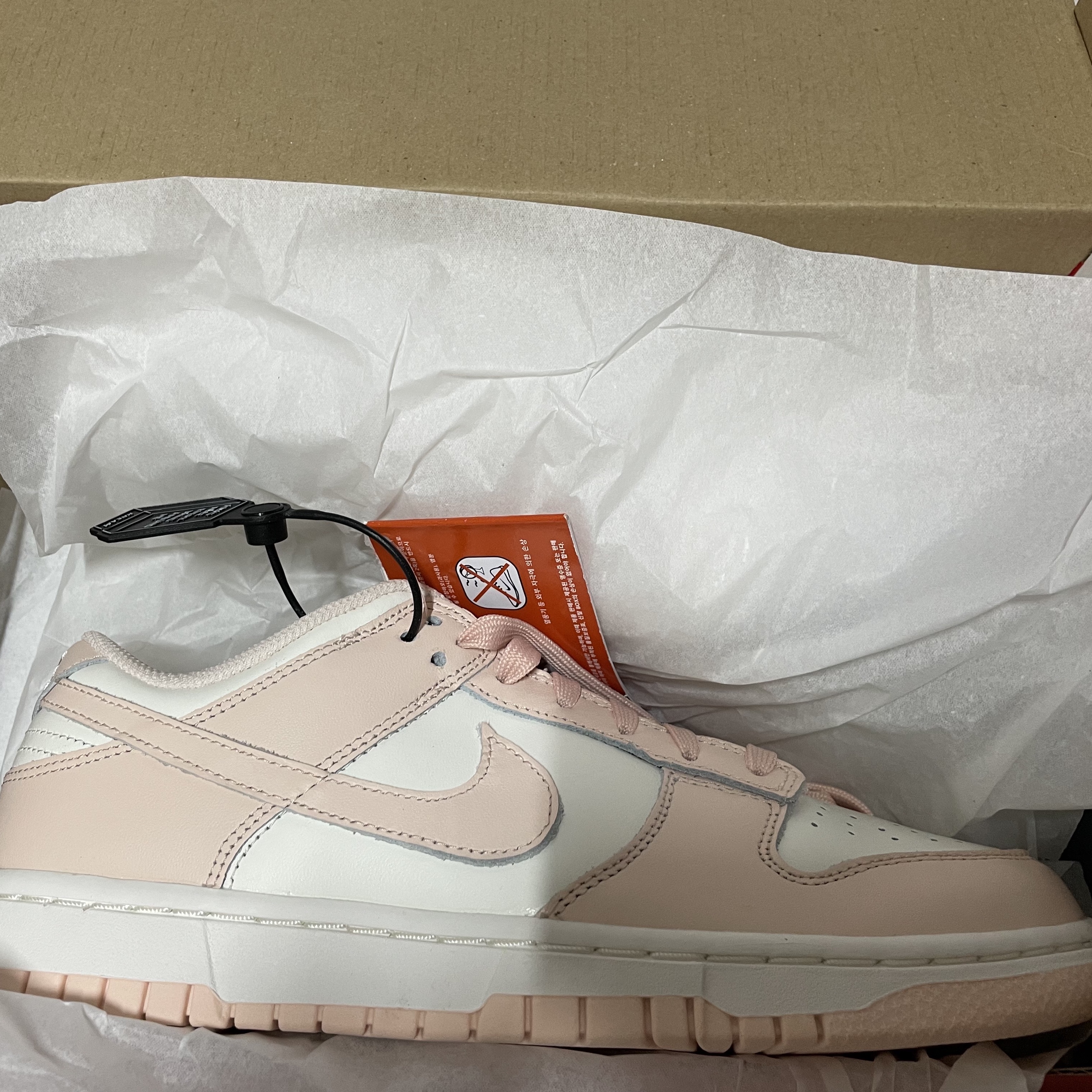 (W) Nike Dunk Low Orange Pearl 착용 스타일