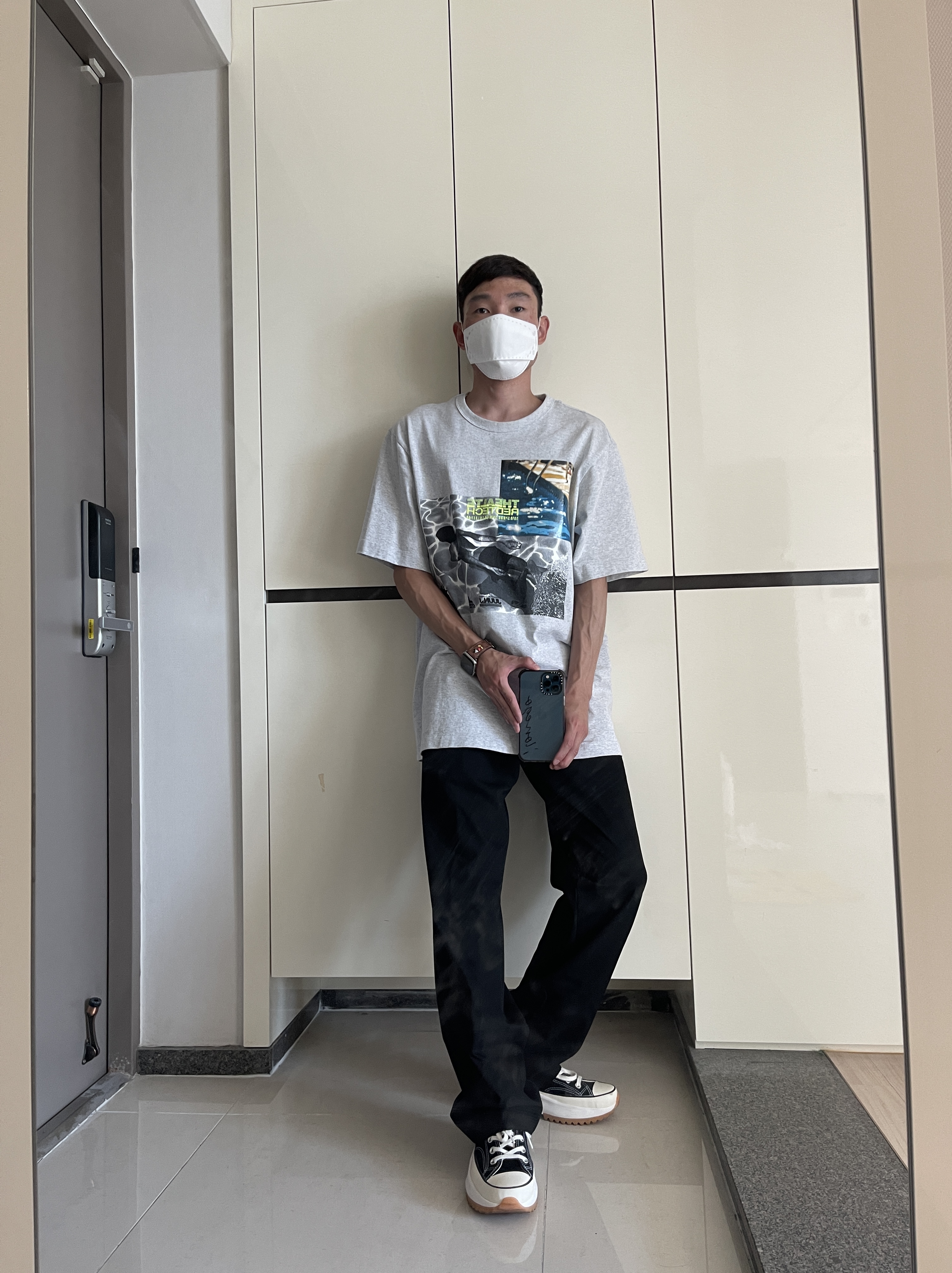 Converse x JW Anderson Run Star Hike Hi Black 착용 스타일 - 1