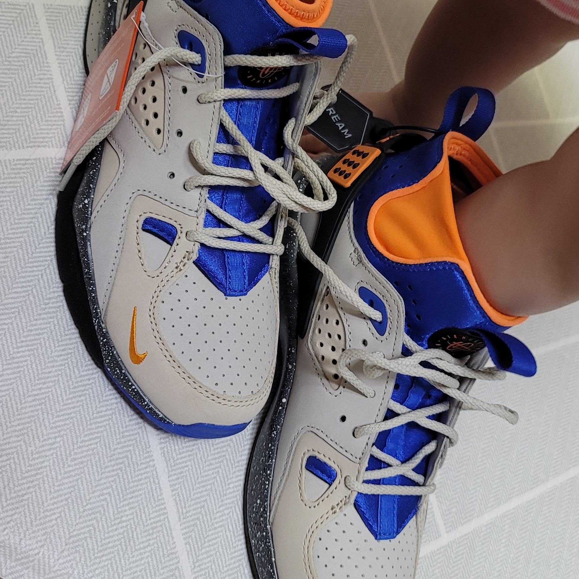 Nike ACG Air Mowabb Rattan Birch 착용 스타일 - 1