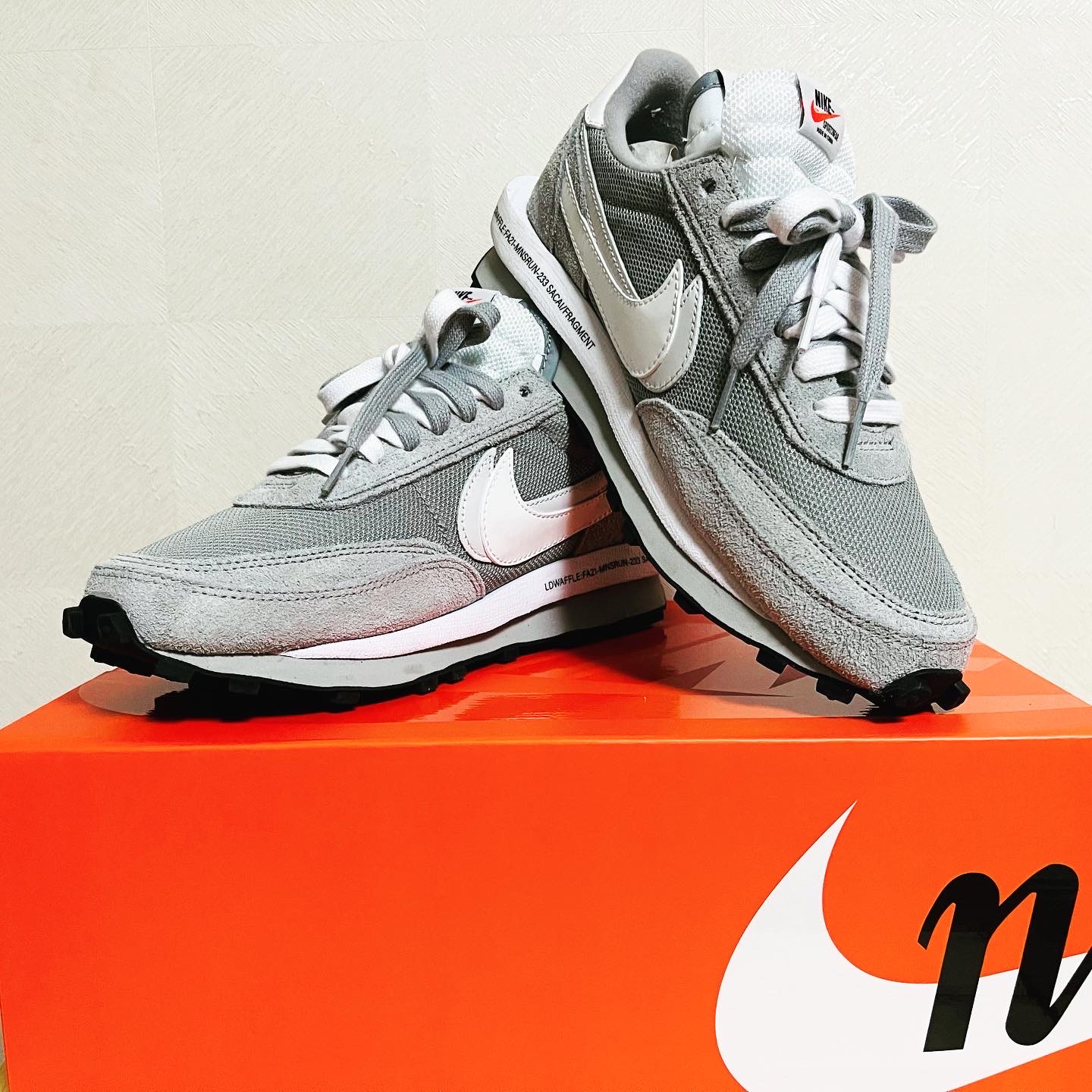 Nike x Sacai x Fragment LDWaffle Light Smoke Grey 착용 스타일 - 1
