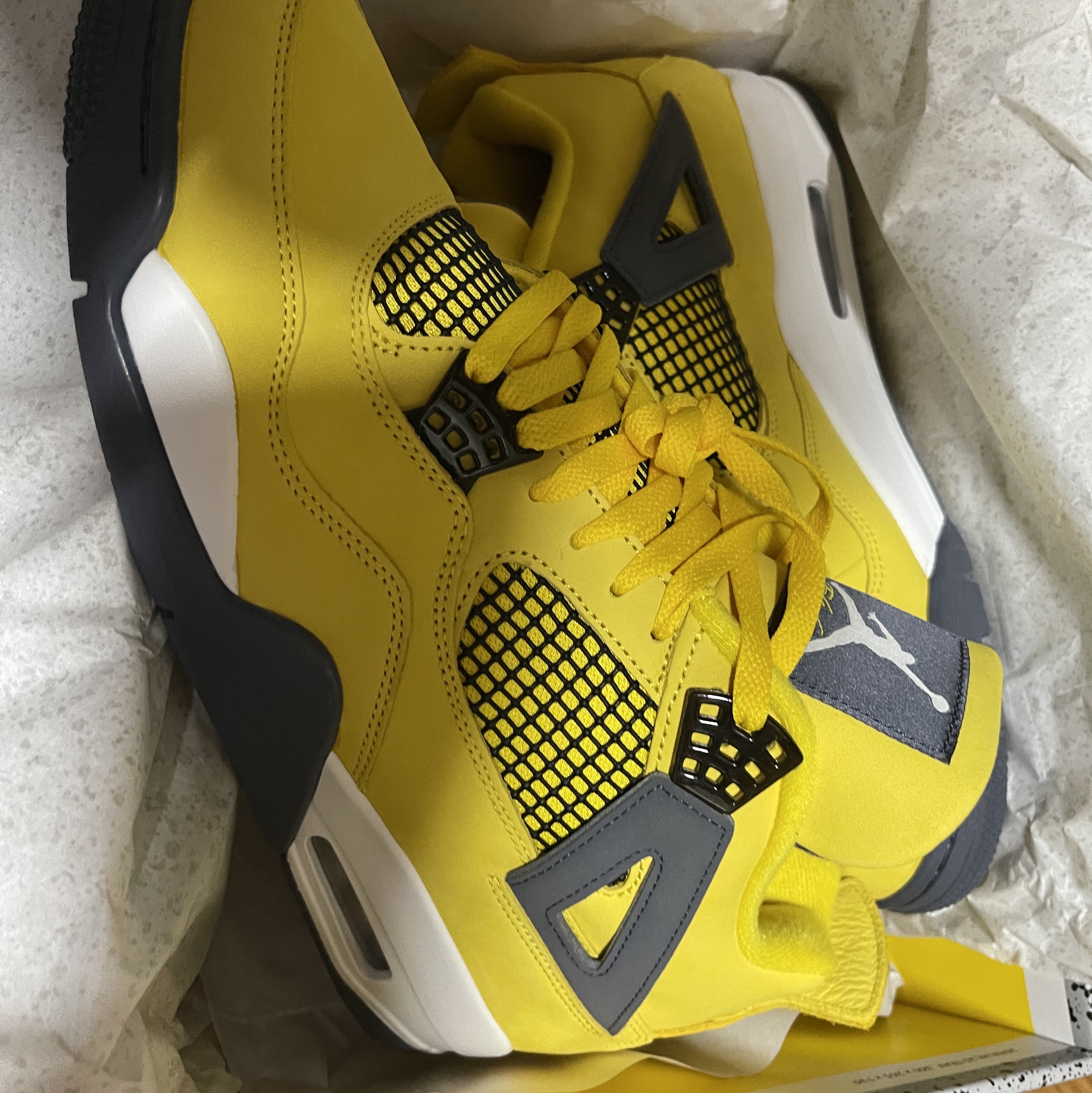 Jordan 4 Retro Tour Yellow 착용 스타일 - 1