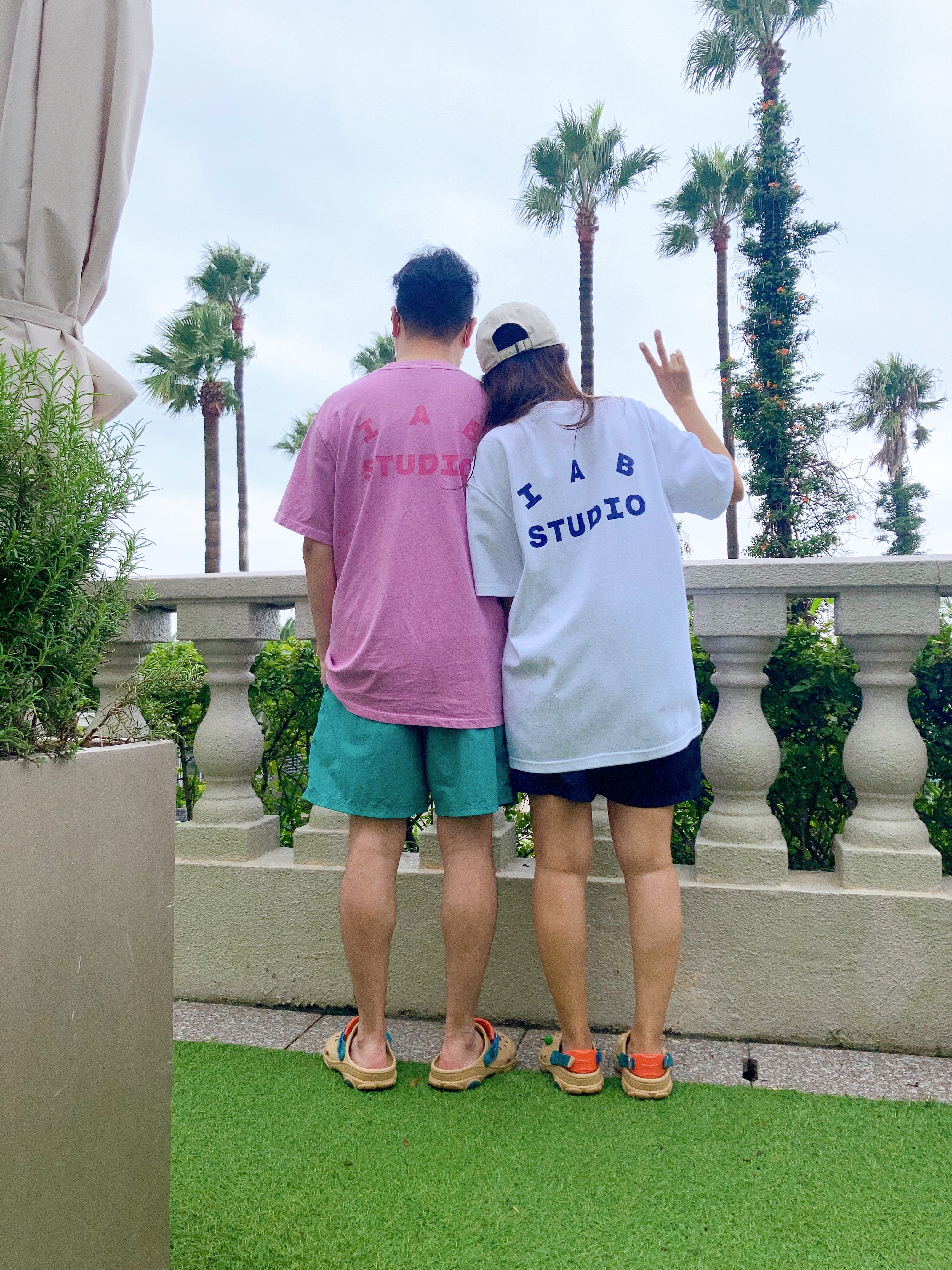 IAB Studio Pigment T-Shirt Magenta, IAB Studio T-Shirt White 착용 스타일