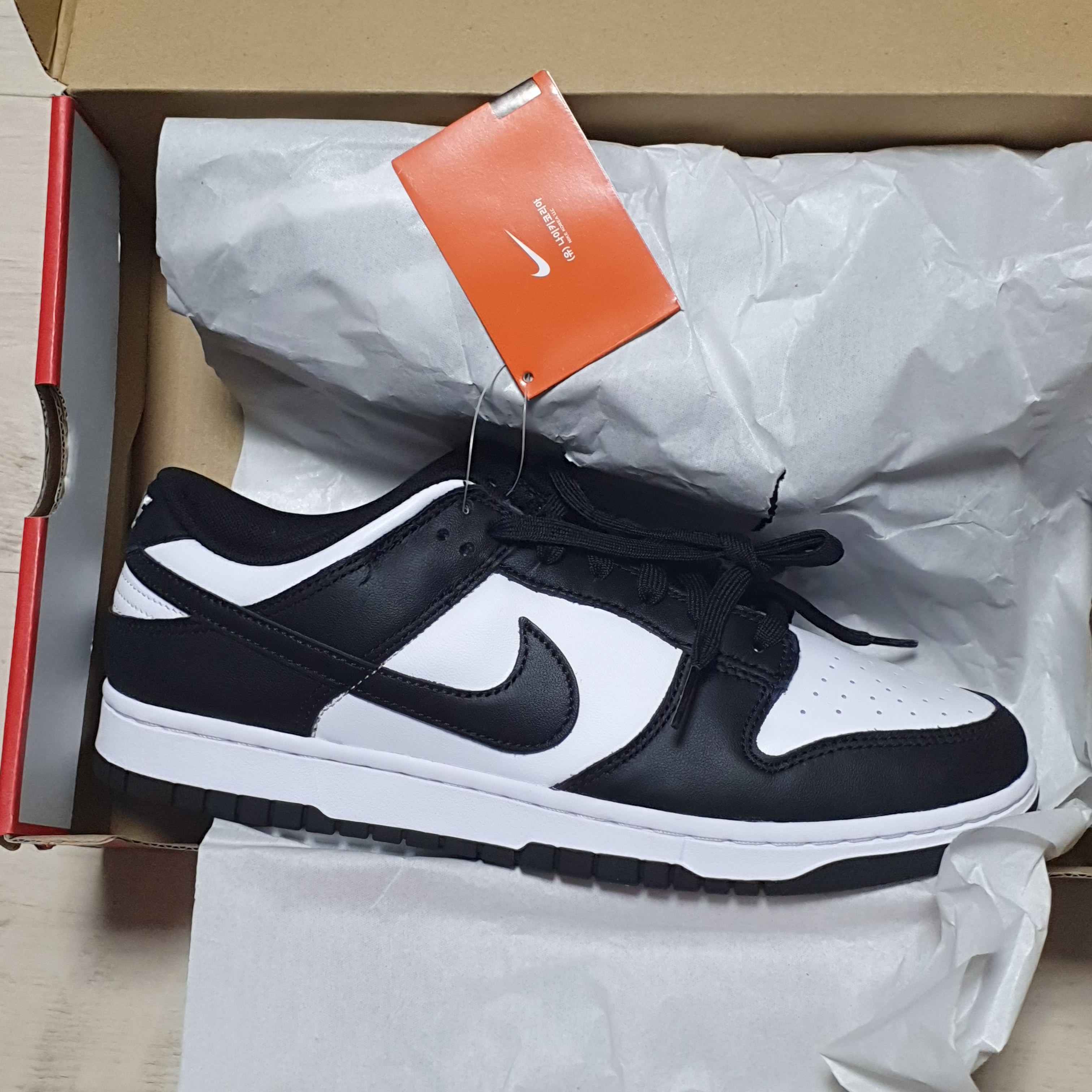 Nike Dunk Low Retro Black 착용 스타일 - 1