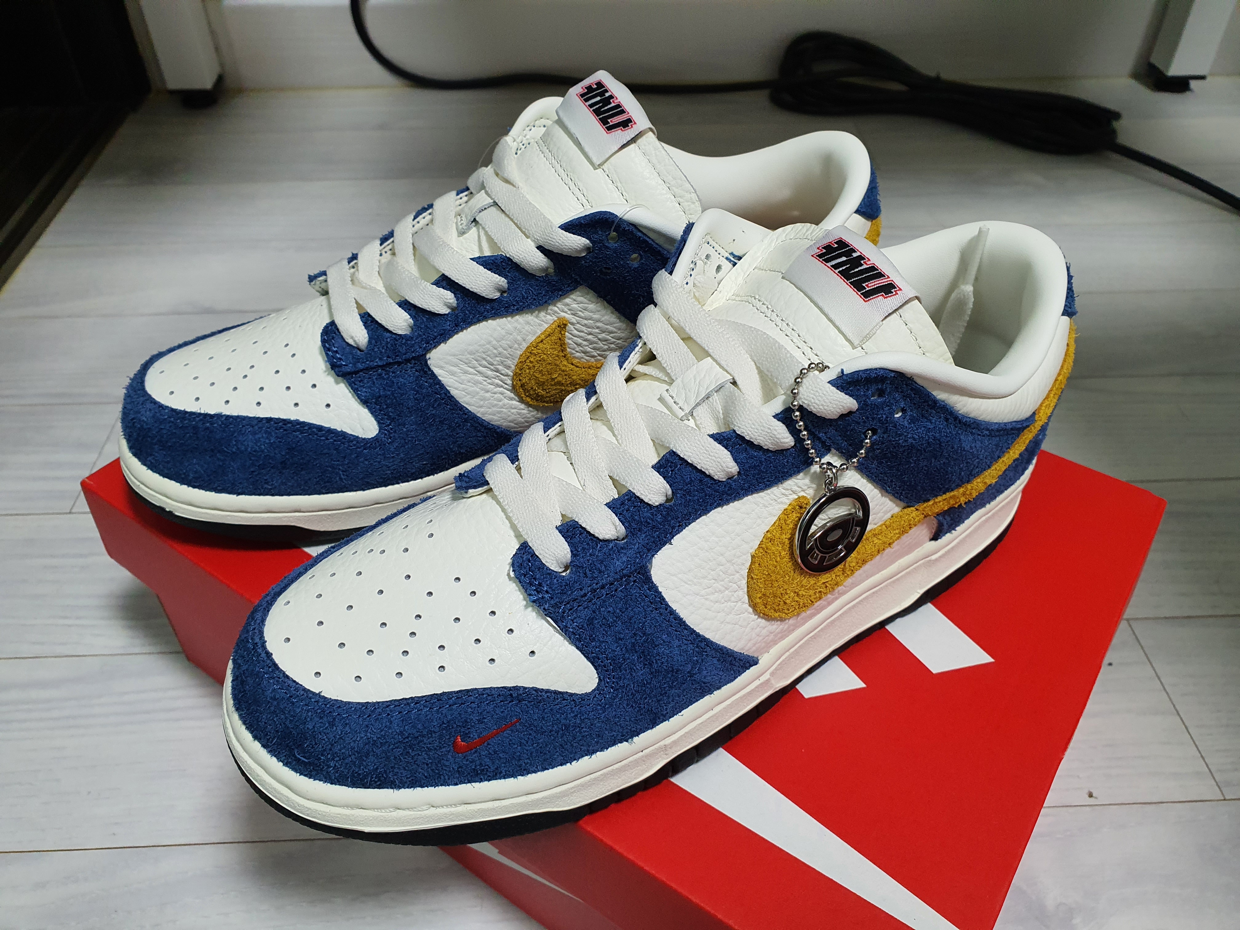Nike Dunk Low Retro Black, Nike x Kasina Dunk Low 80's Bus 착용 스타일 - 2