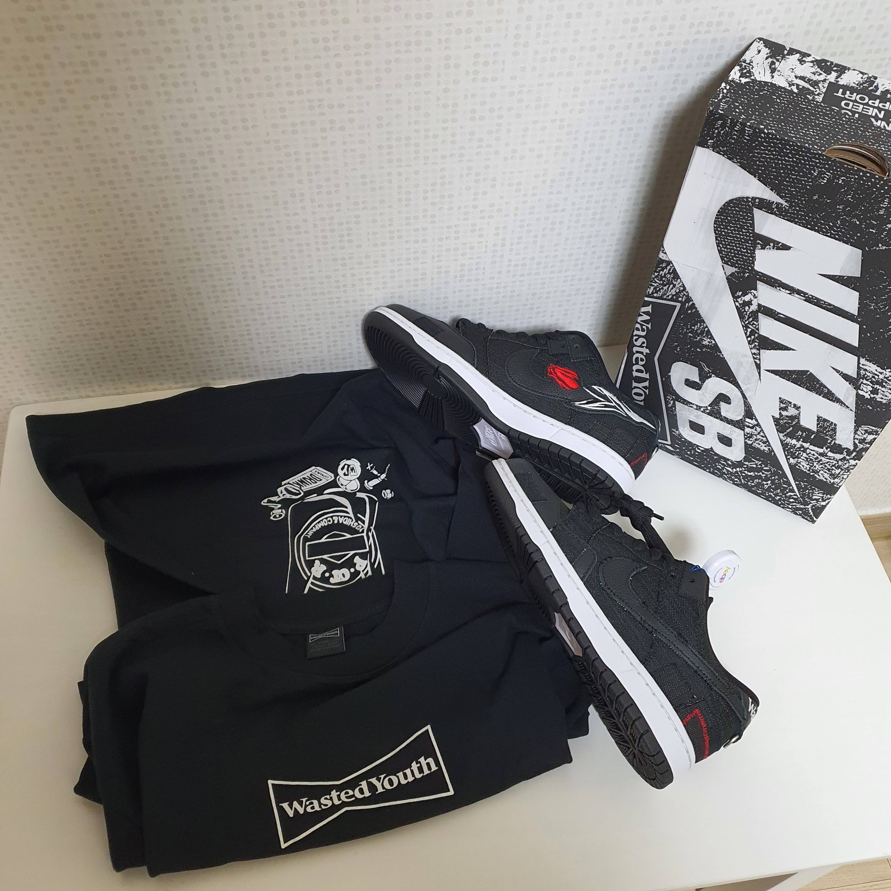 Nike x Verdy SB Dunk Low Pro Wasted Youth (Special Box), Porter POTR x Wasted Youth T-Shirt Black 착용 스타일 - 2