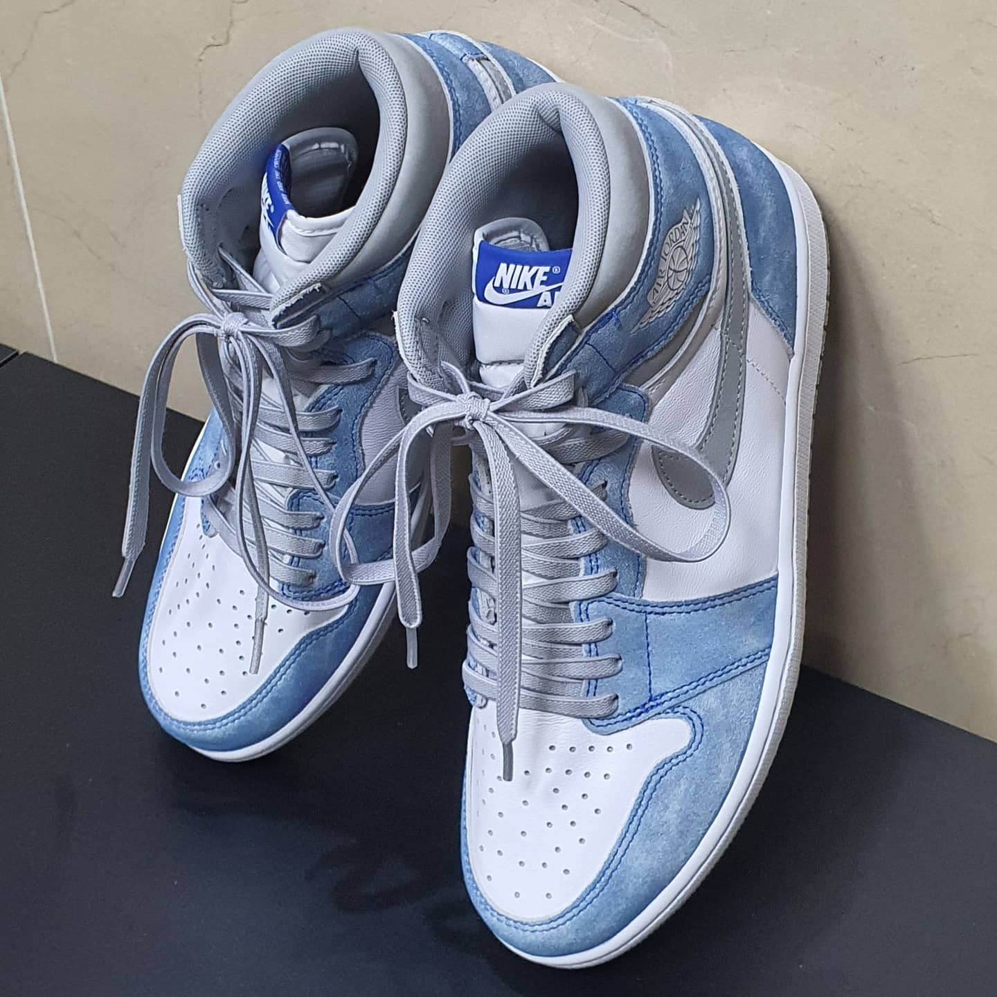 Essentials Fleece Shorts Heather Oatmeal - 20FW, Jordan 1 Retro High OG Hyper Royal 착용 스타일 - 3