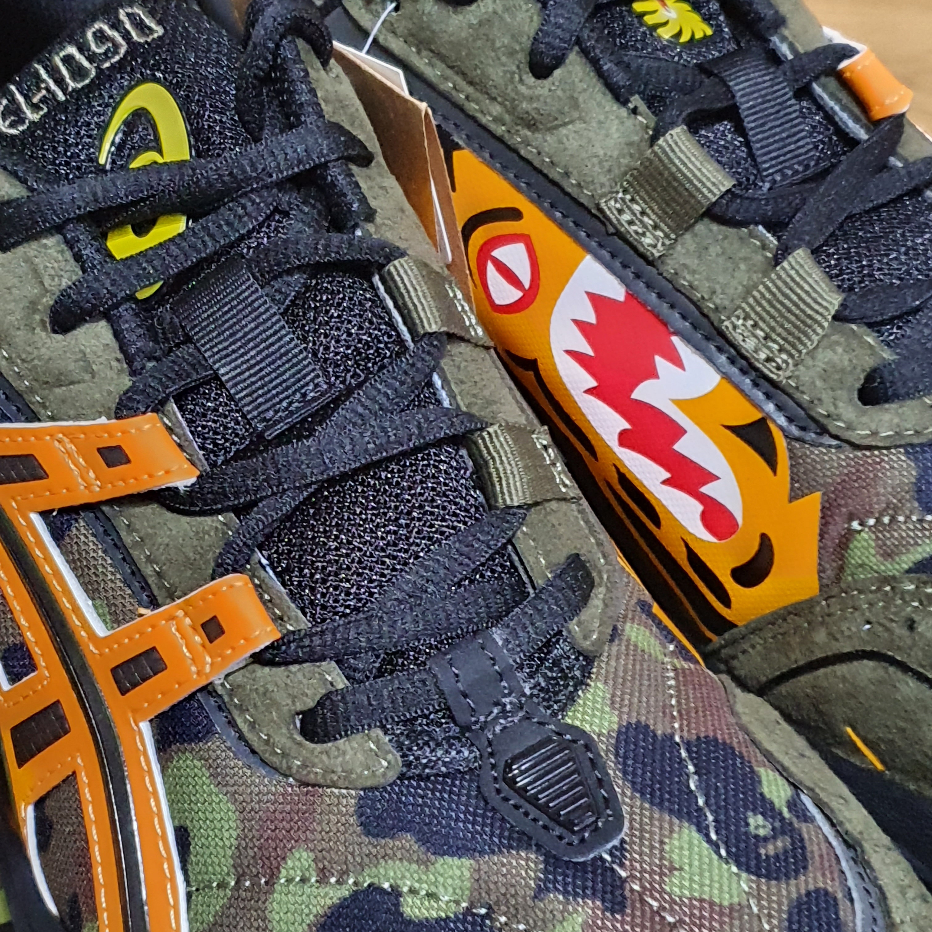 Asics x BAPE Gel-1090 Tiger Camo 착용 스타일 - 2