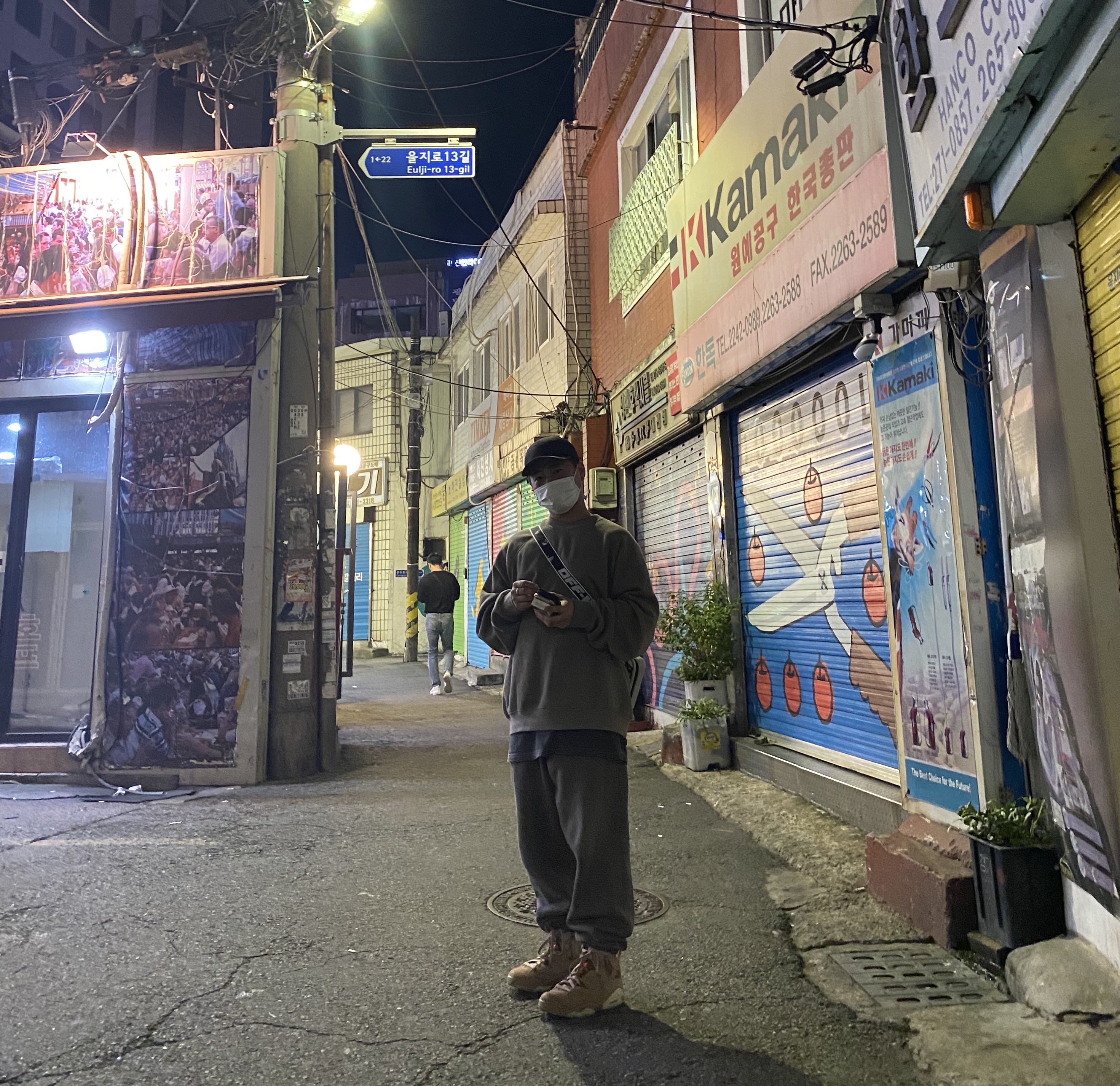 Jordan 6 x Travis Scott Retro SP British Khaki, Essentials Pull-Over Crewneck Sweatshirt Taupe - 21SS 착용 스타일