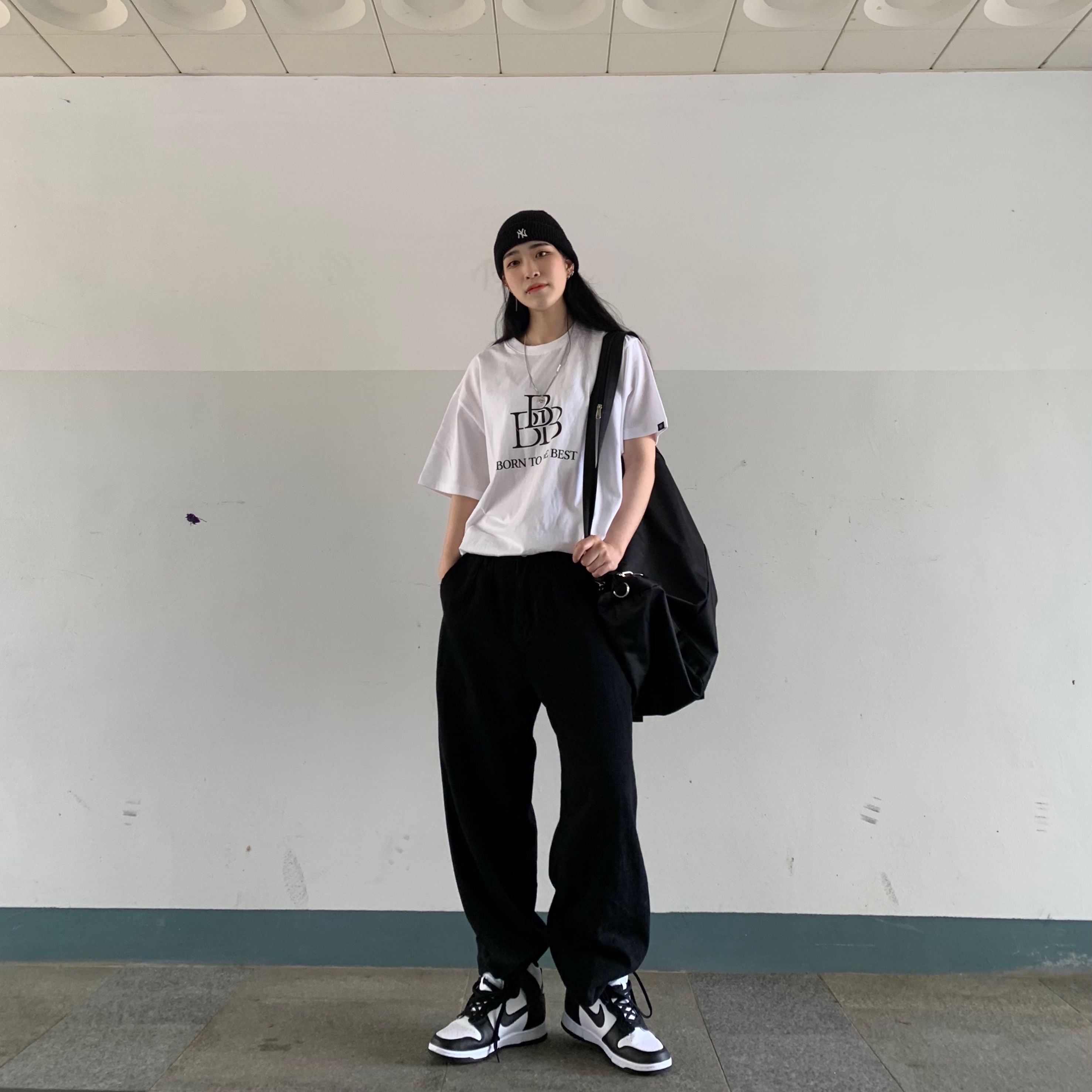 Nike Dunk High Retro Black and White 착용 스타일 - 1