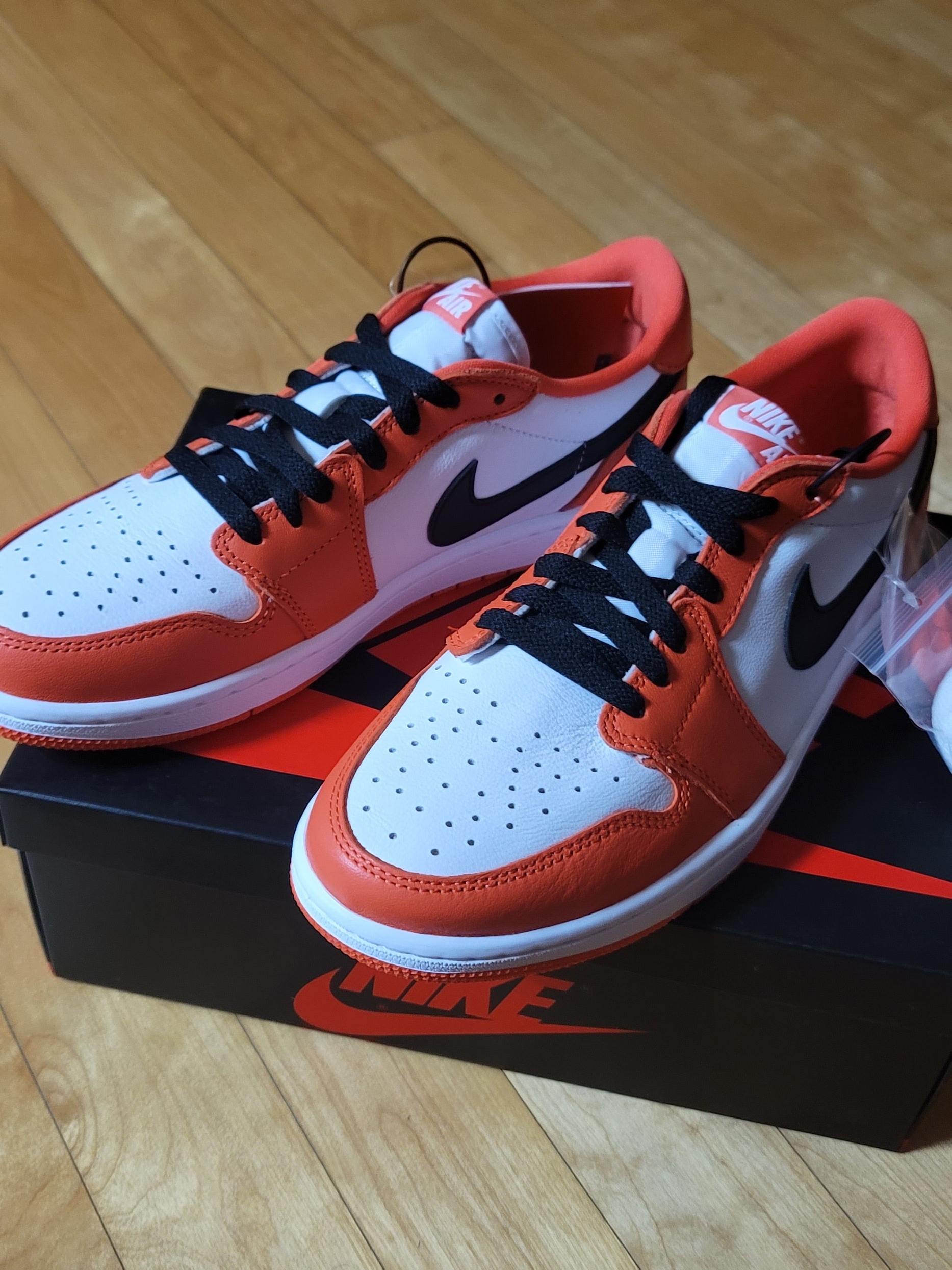 Jordan 1 Low OG Starfish 착용 스타일 - 1