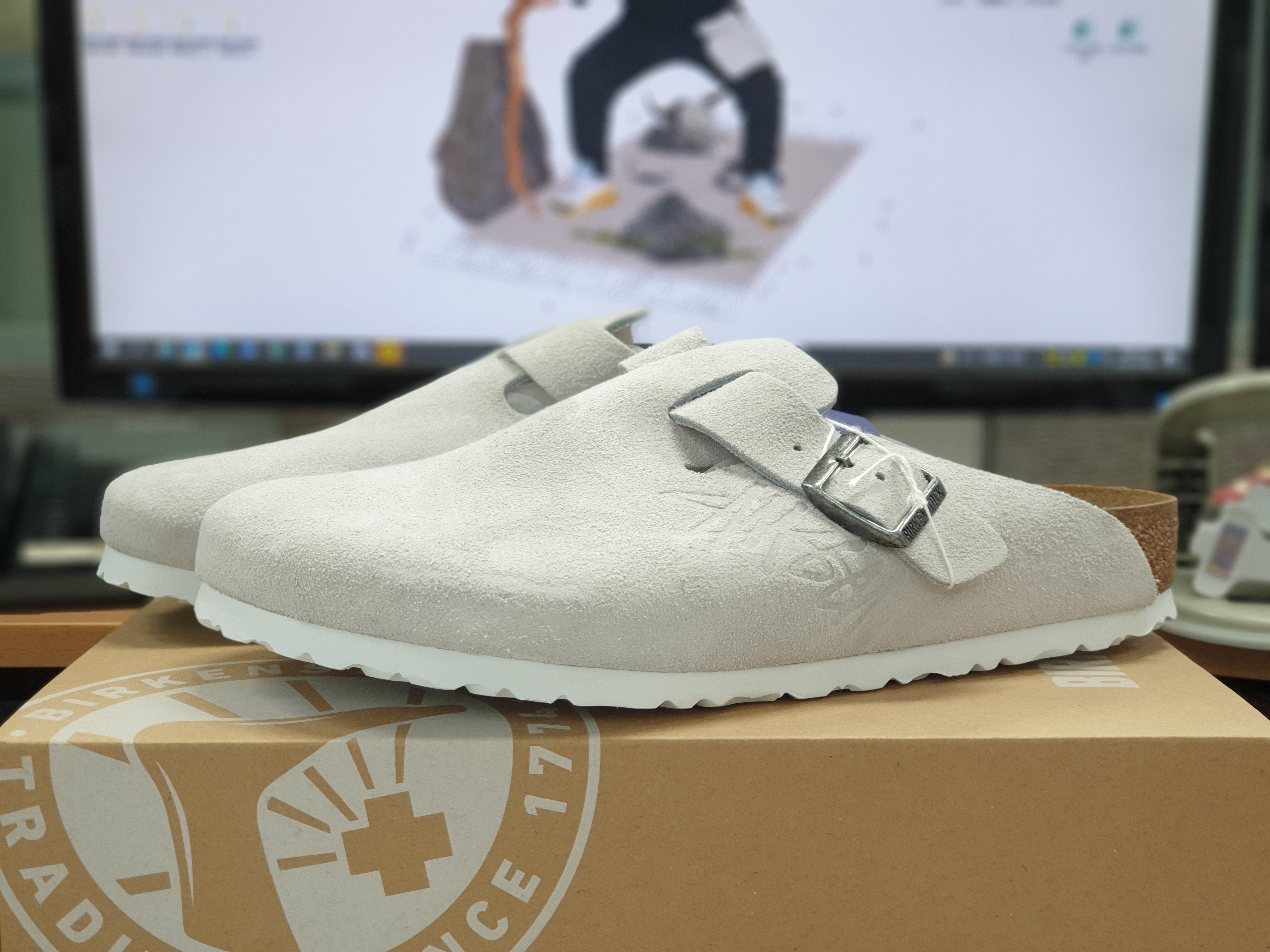 Birkenstock x Stussy Boston Clog Bone 착용 스타일