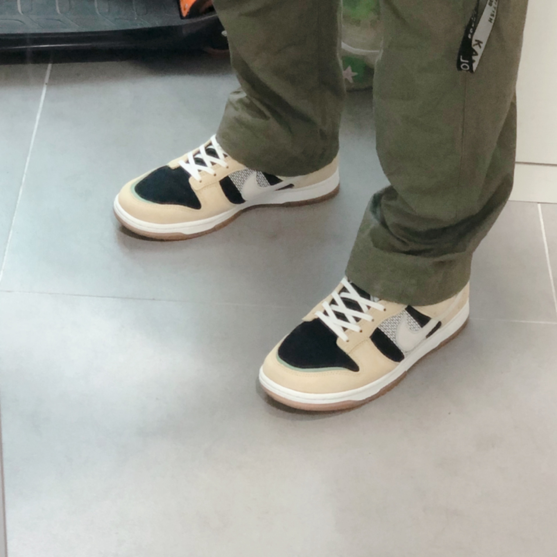 Nike Dunk Low Rooted In Peace 착용 스타일 - 3