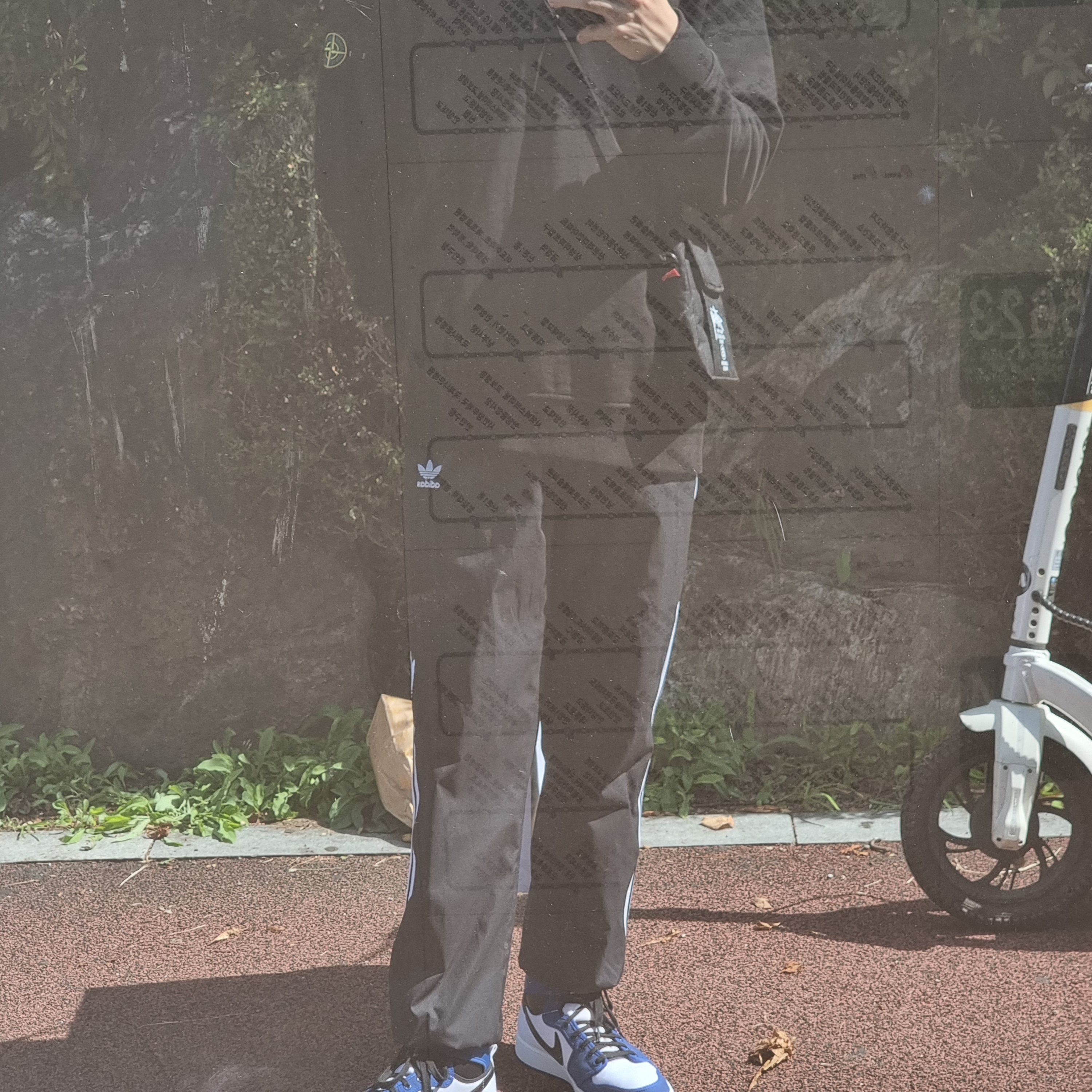 Jordan 1 KO Storm Blue, Stone Island 63051 Crewneck Sweatshirt Black - 21SS 착용 스타일