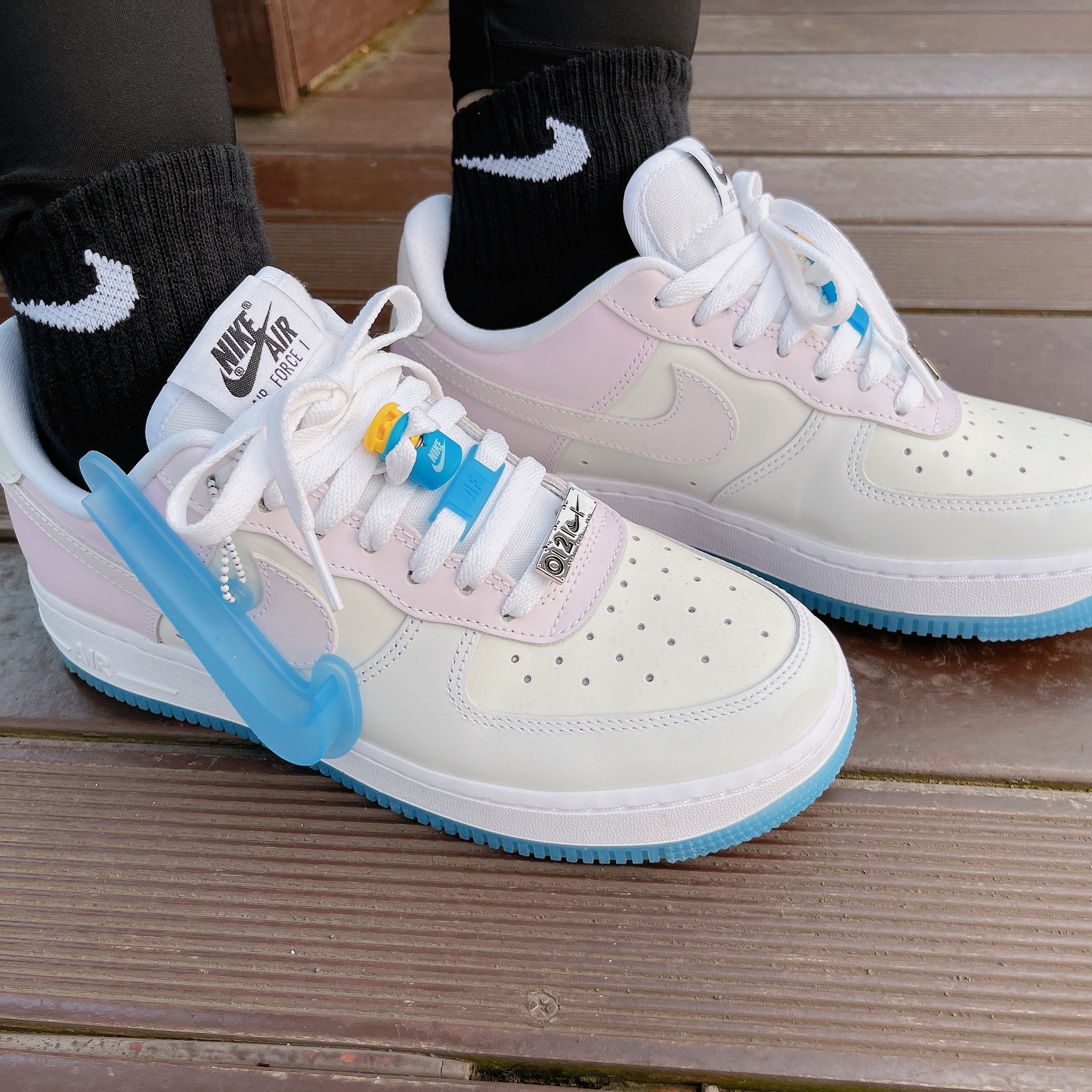 (W) Nike Air Force 1 '07 LX Photochromic 착용 스타일