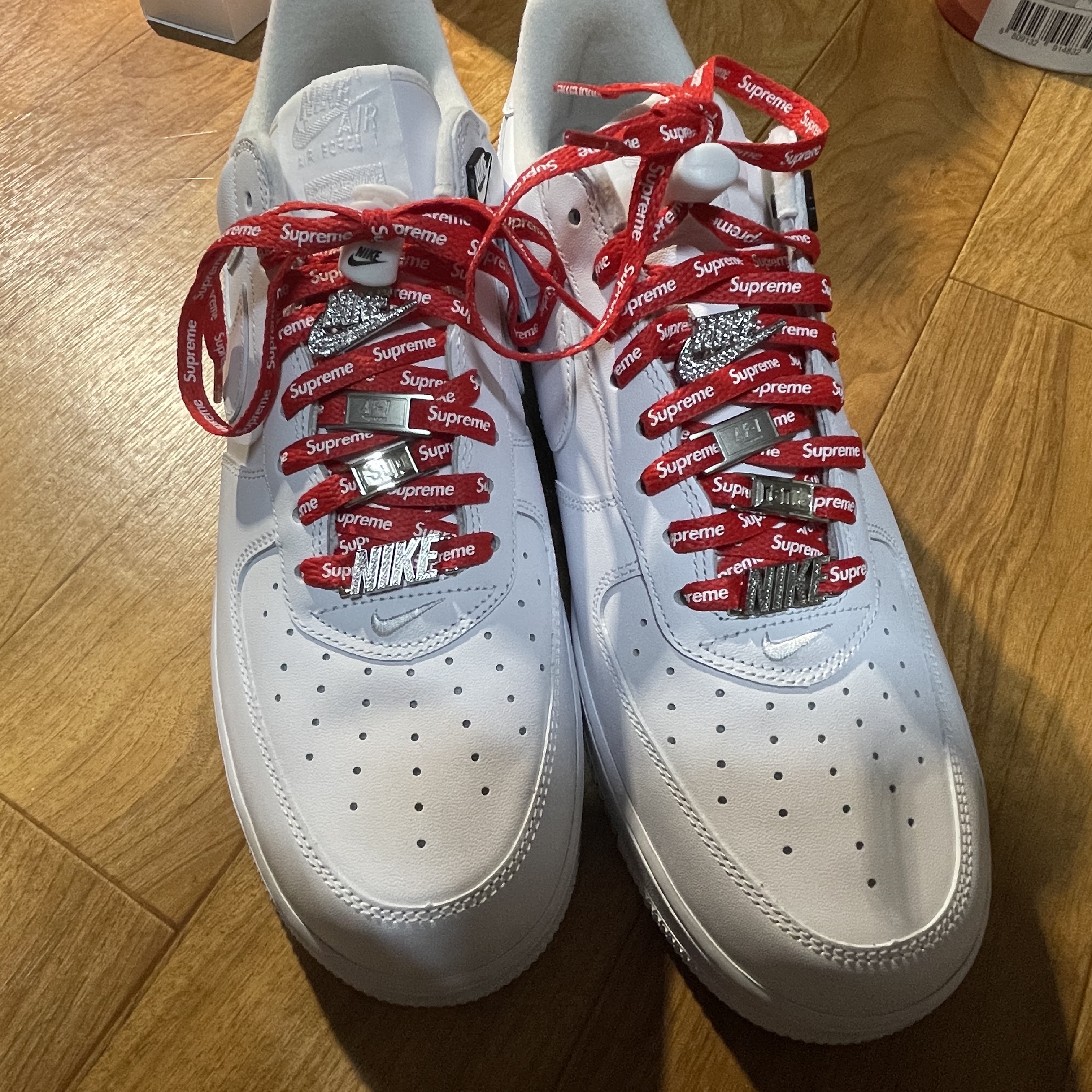 Nike x Supreme Air Force 1 Low White 착용 스타일 - 4