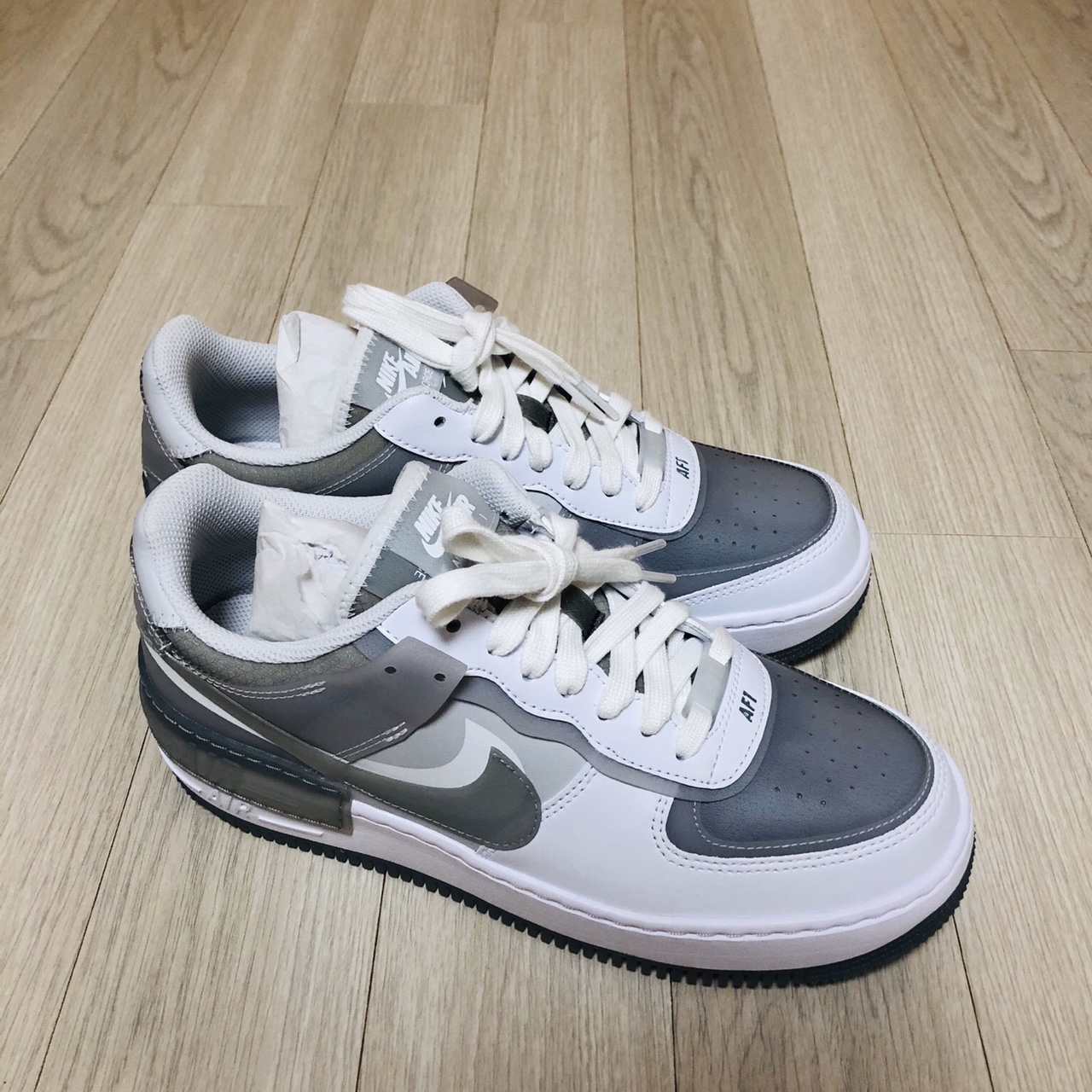 (W) Nike Air Force 1 Shadow SE White Particle Grey 착용 스타일 - 2