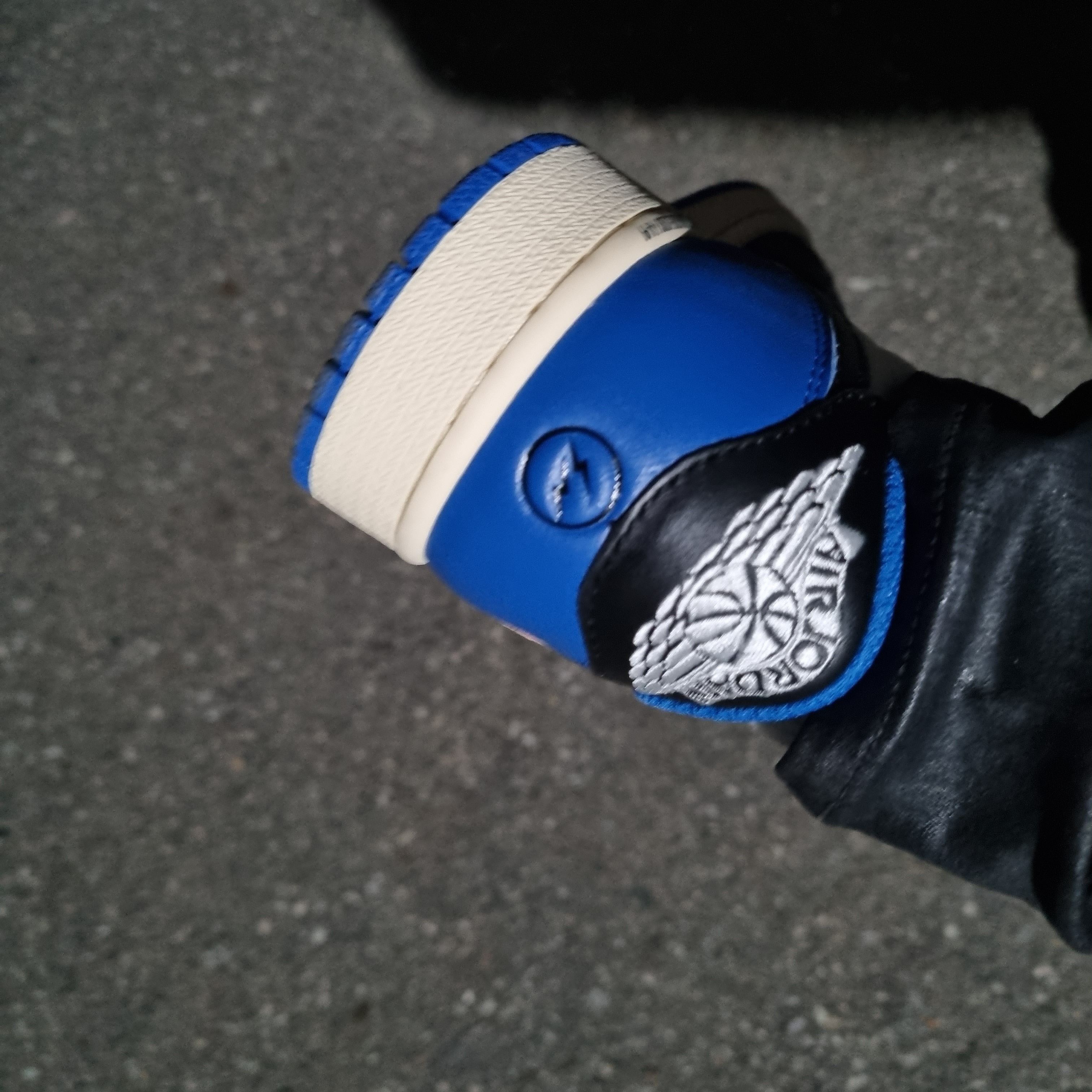 Jordan 1 x Travis Scott x Fragment Retro Low OG SP Military Blue 착용 스타일 - 2