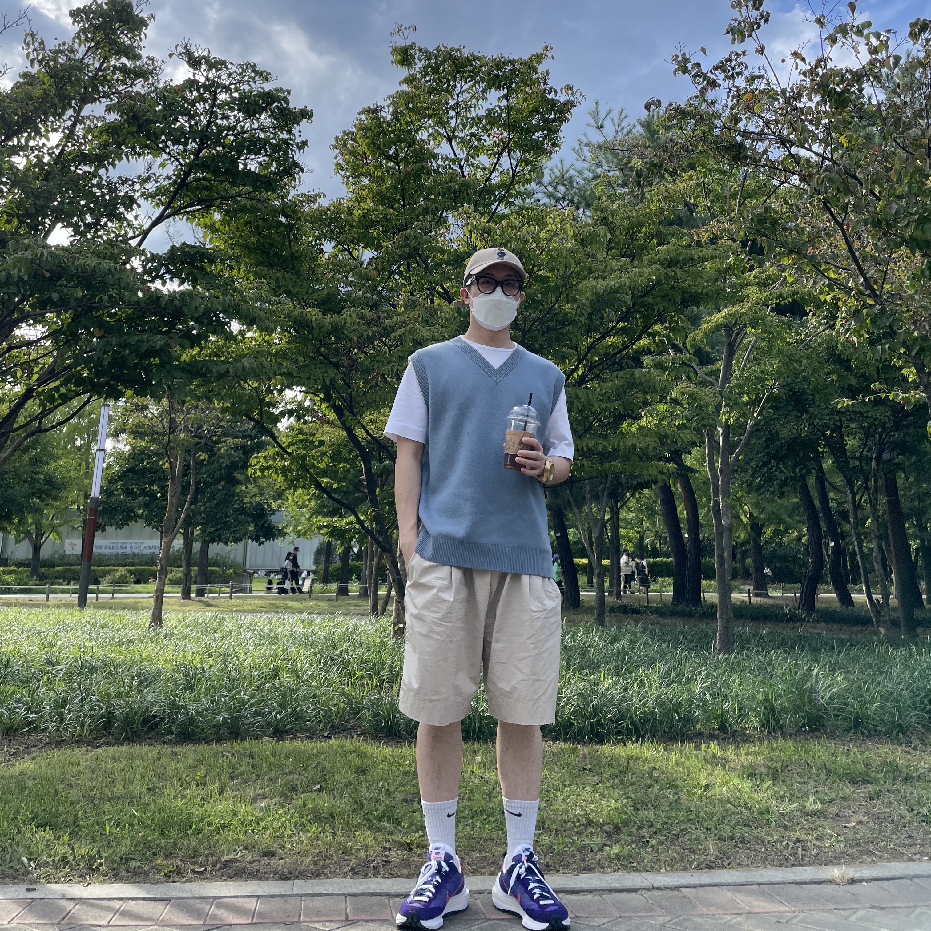 Nike x Sacai VaporWaffle Dark Iris 착용 스타일