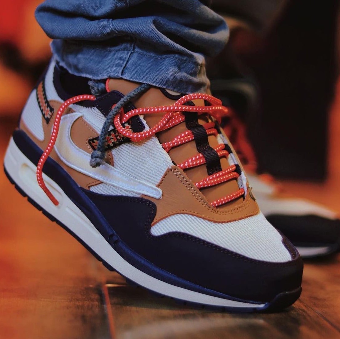 Nike x Travis Scott Air Max 270 React Cactus Trails 착용 스타일 - 3