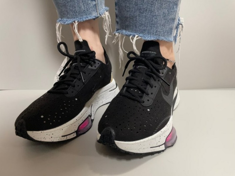 Nike Air Zoom Type Black Hyper Pink 착용 스타일