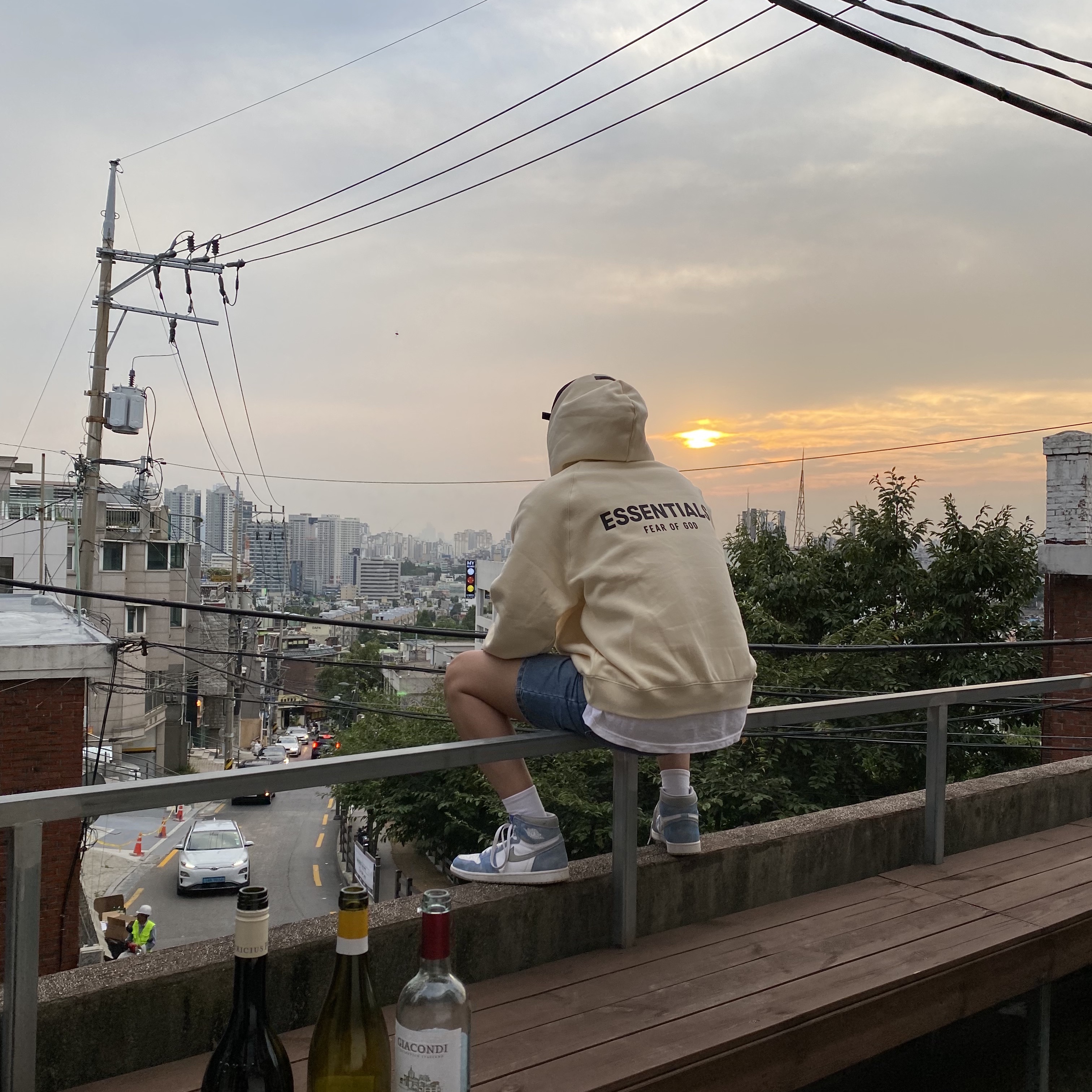 Essentials Pull-Over Hoodie Cream - 21SS 착용 스타일 - 4