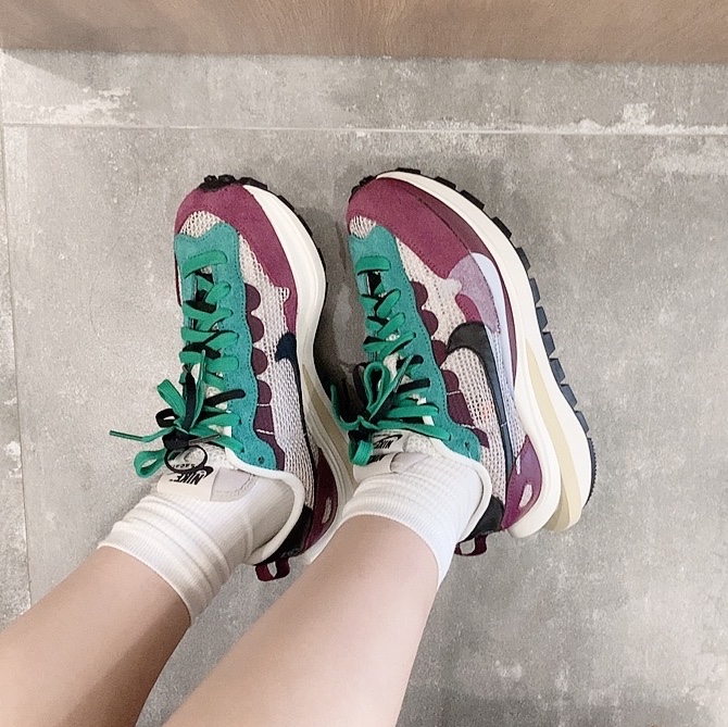 Nike x Sacai VaporWaffle String & Black Villain Red 착용 스타일 - 2