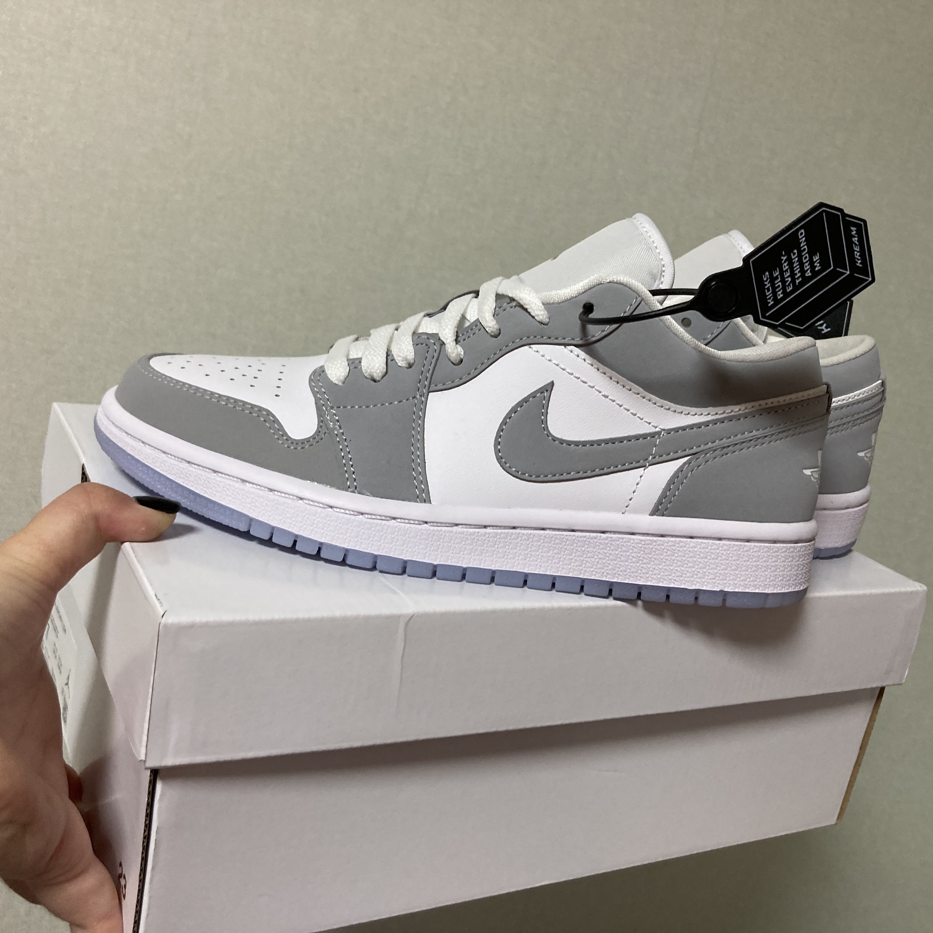 (W) Jordan 1 Low White Wolf Grey 착용 스타일