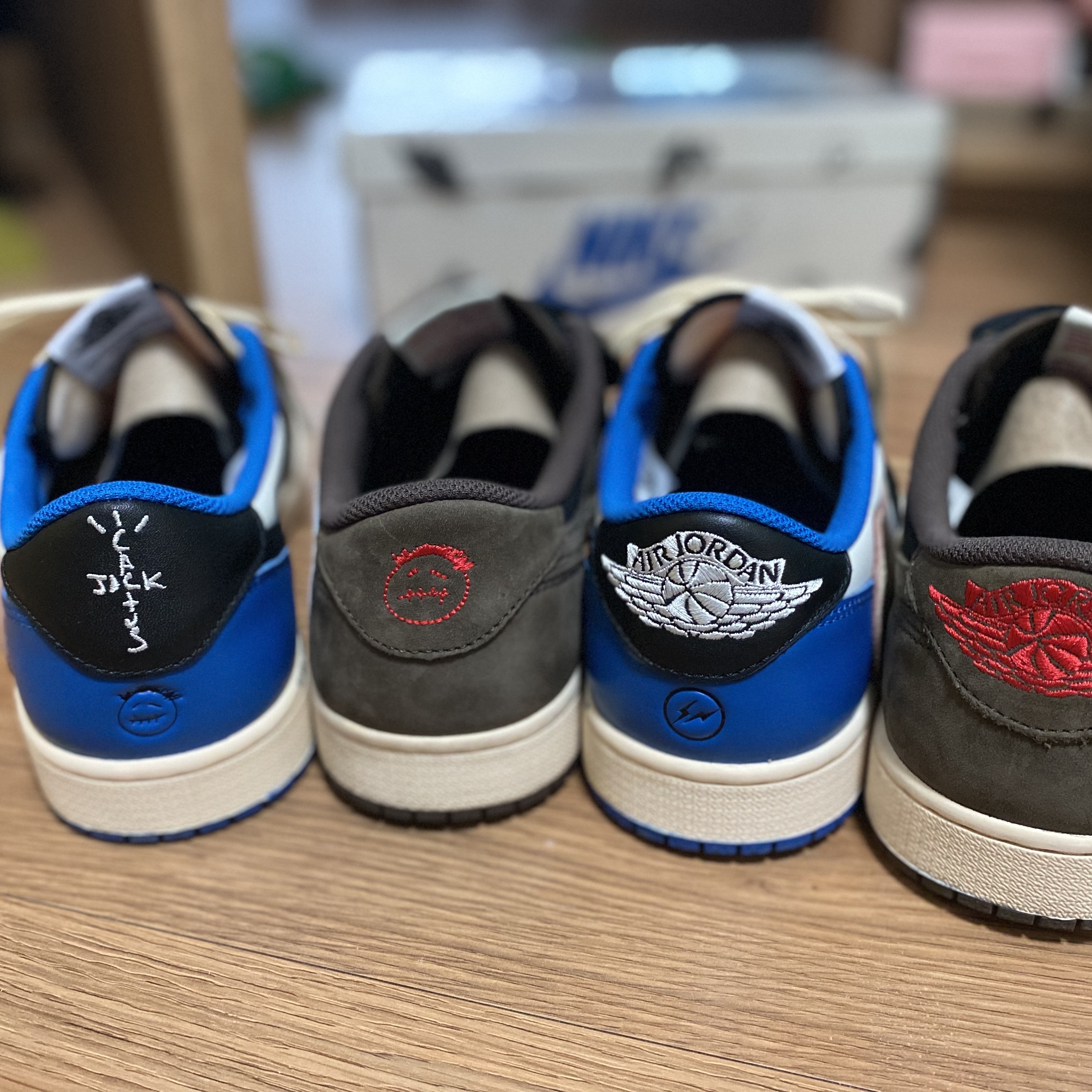 Jordan 1 x Travis Scott x Fragment Retro Low OG SP Military Blue, Jordan 1 x Travis Scott Retro Low OG SP Mocha 착용 스타일 - 2