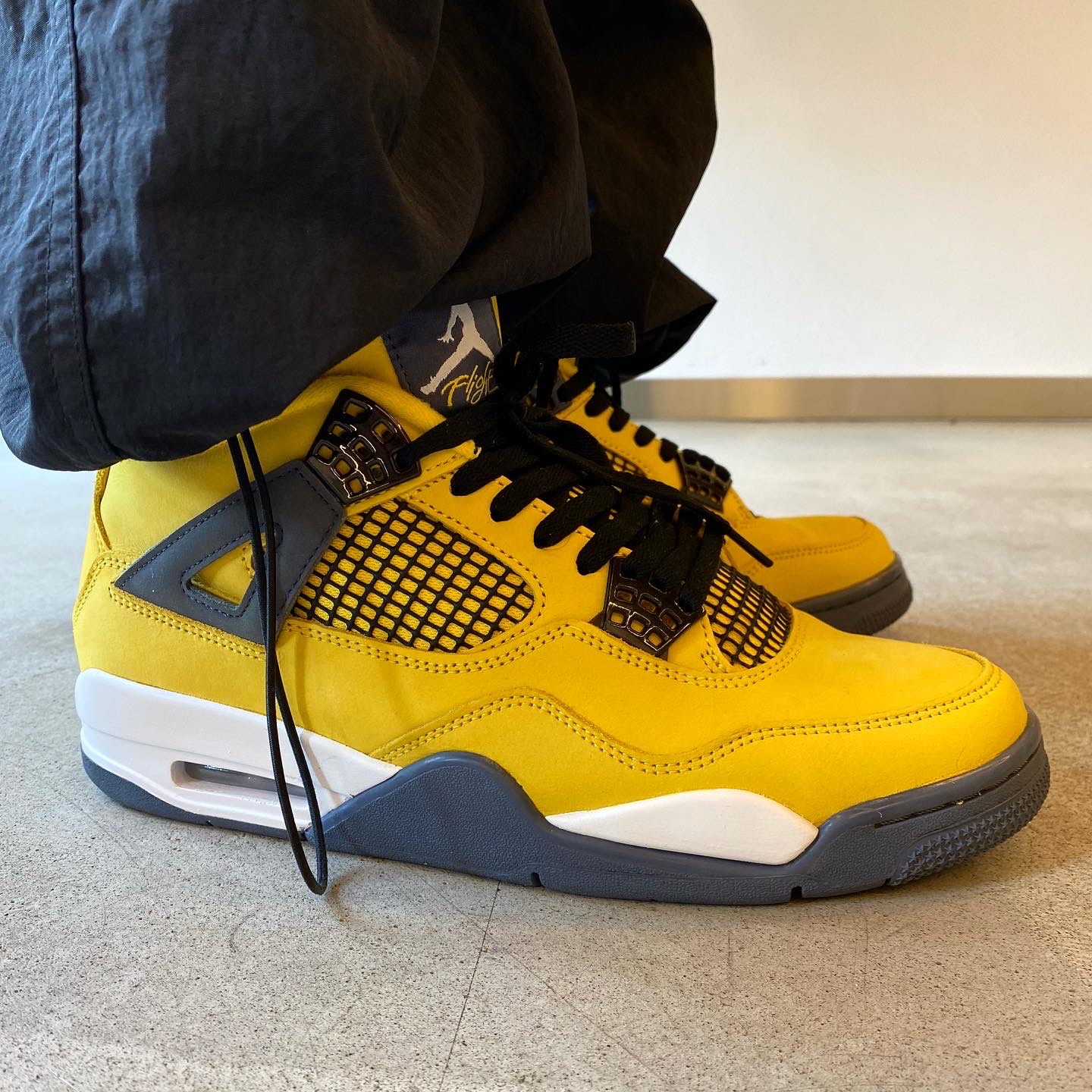 Jordan 4 Retro Tour Yellow 착용 스타일 - 4