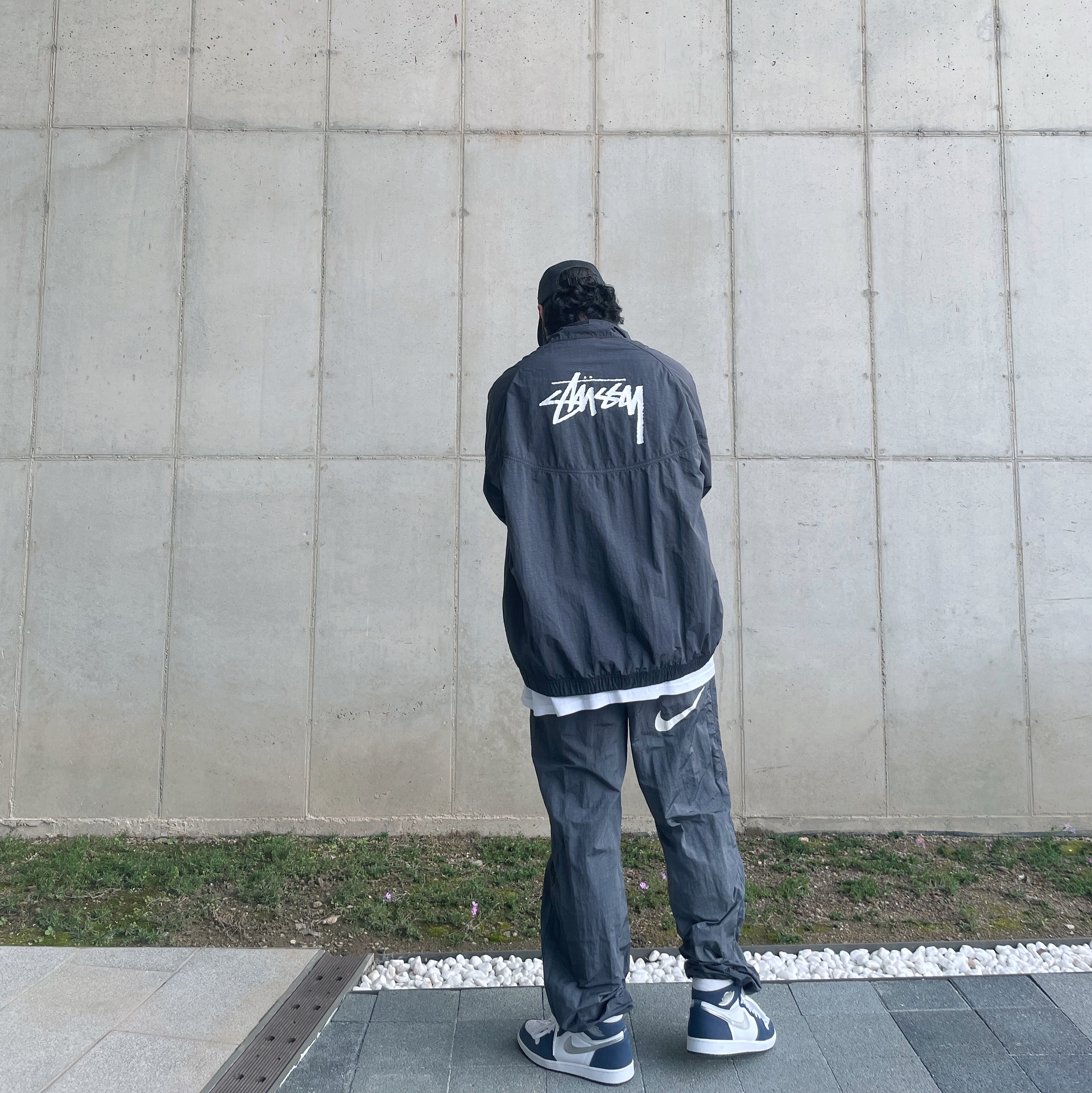 Nike x Stussy Windrunner Jacket Off Noir, Nike x Stussy Beach Pants Off Noir 착용 스타일 - 3