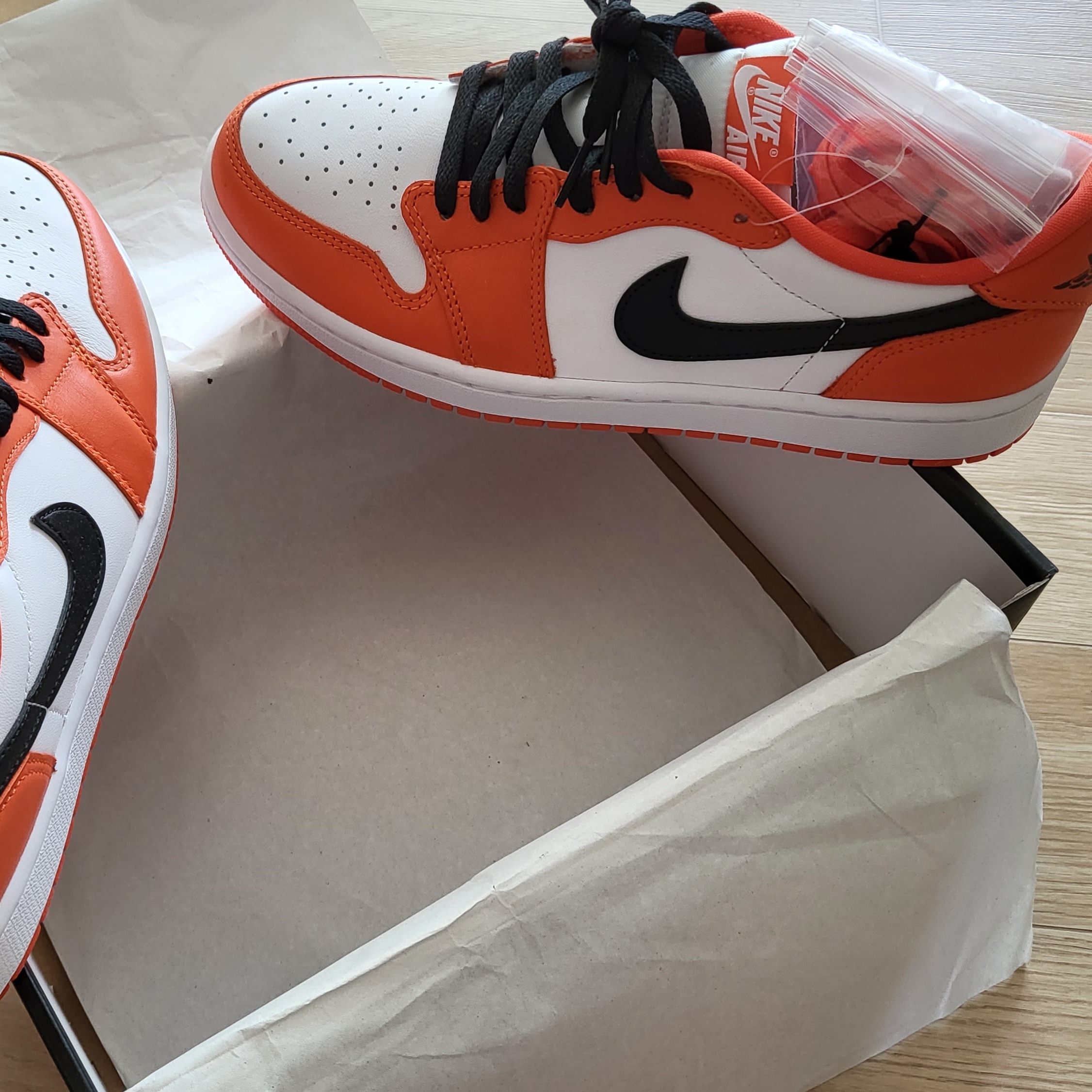Jordan 1 Low OG Starfish, (W) Jordan 1 Low OG Starfish 착용 스타일 - 2