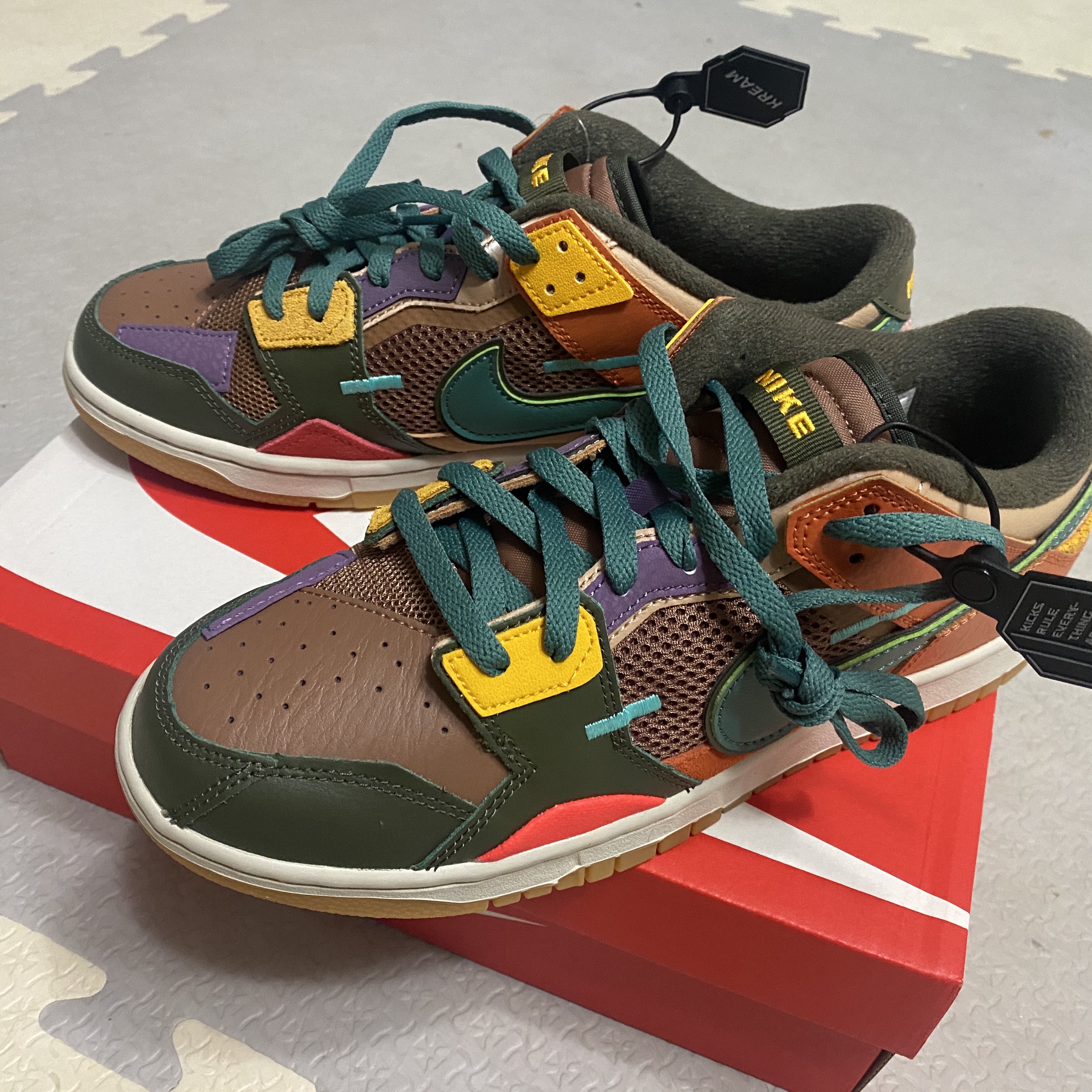 Nike Dunk Scrap Archeo Brown 착용 스타일