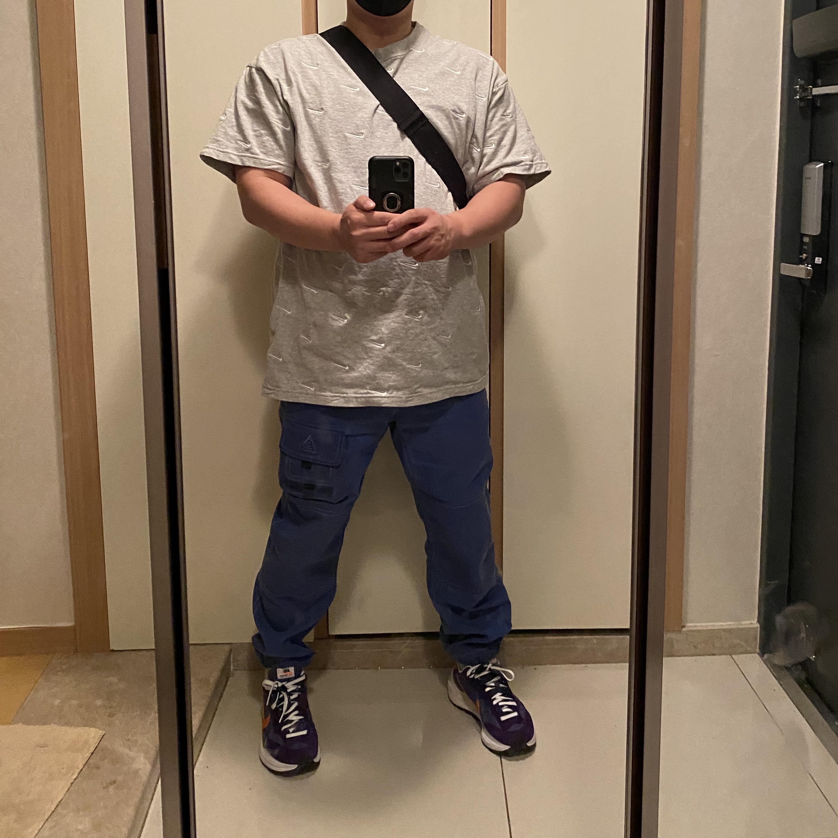 Nike x Sacai VaporWaffle Dark Iris, Nike NRG Swoosh Logo T-Shirt Grey Heather 착용 스타일