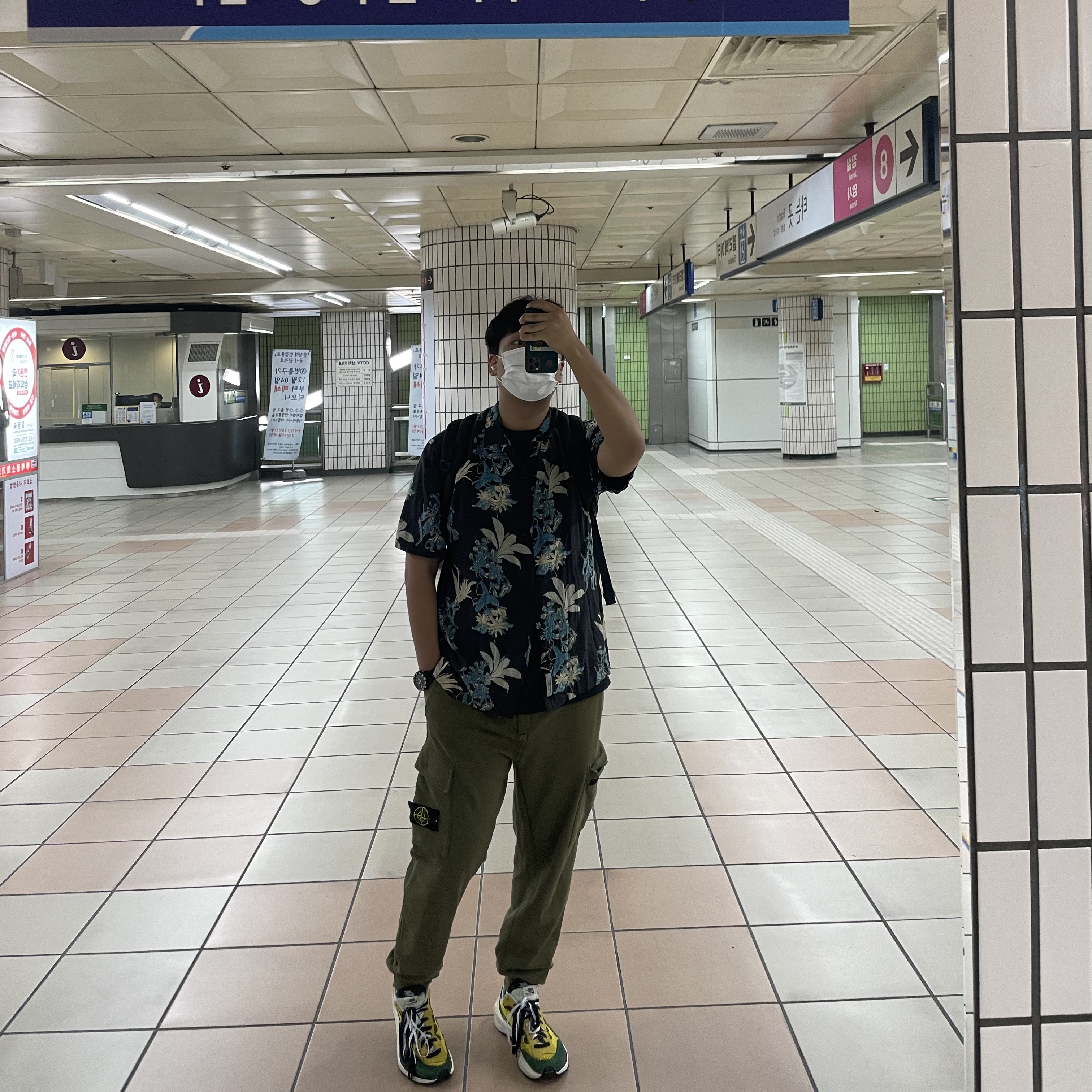 Nike x Sacai VaporWaffle Tour Yellow & Gorge Green Sail 착용 스타일