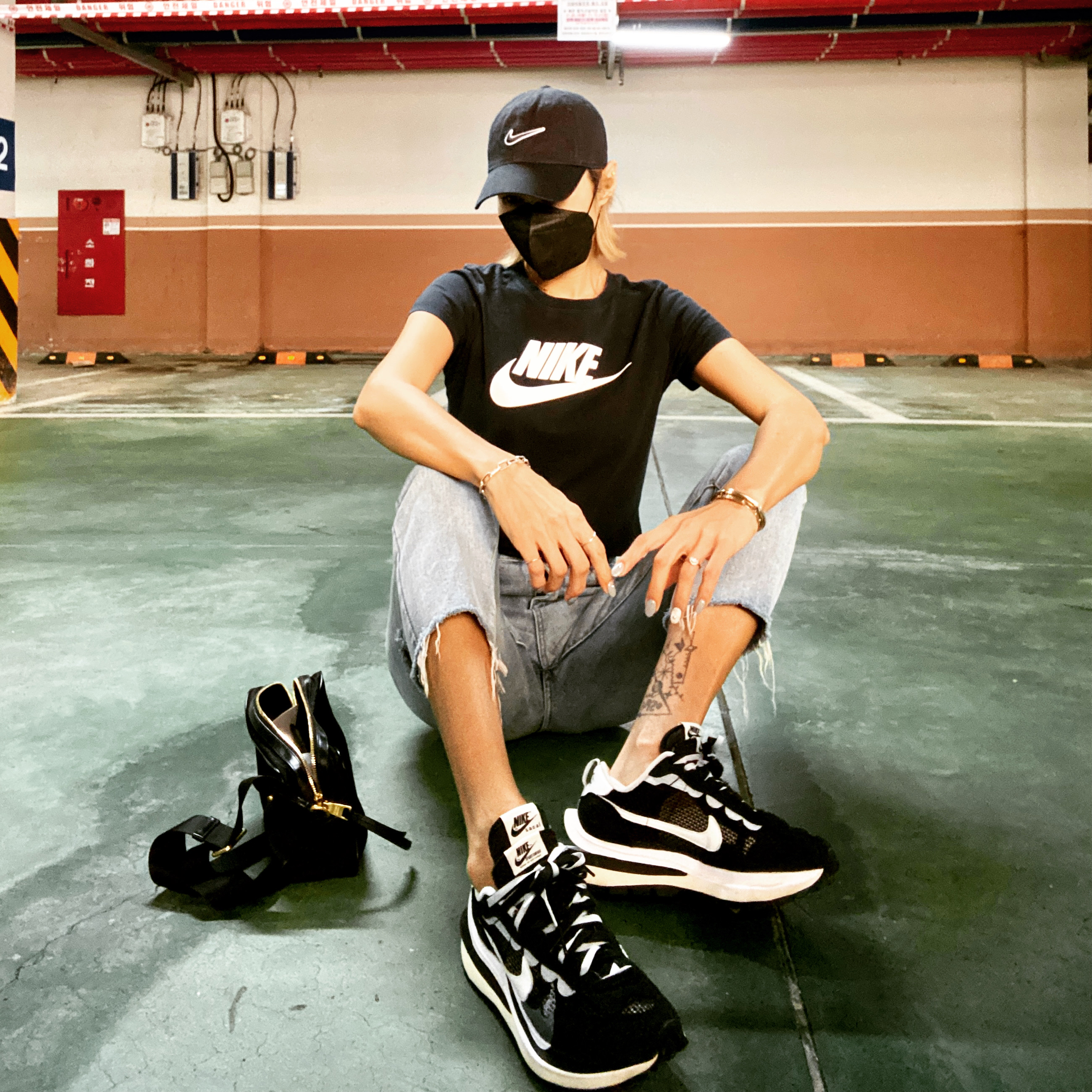 Nike x Sacai VaporWaffle Black White 착용 스타일