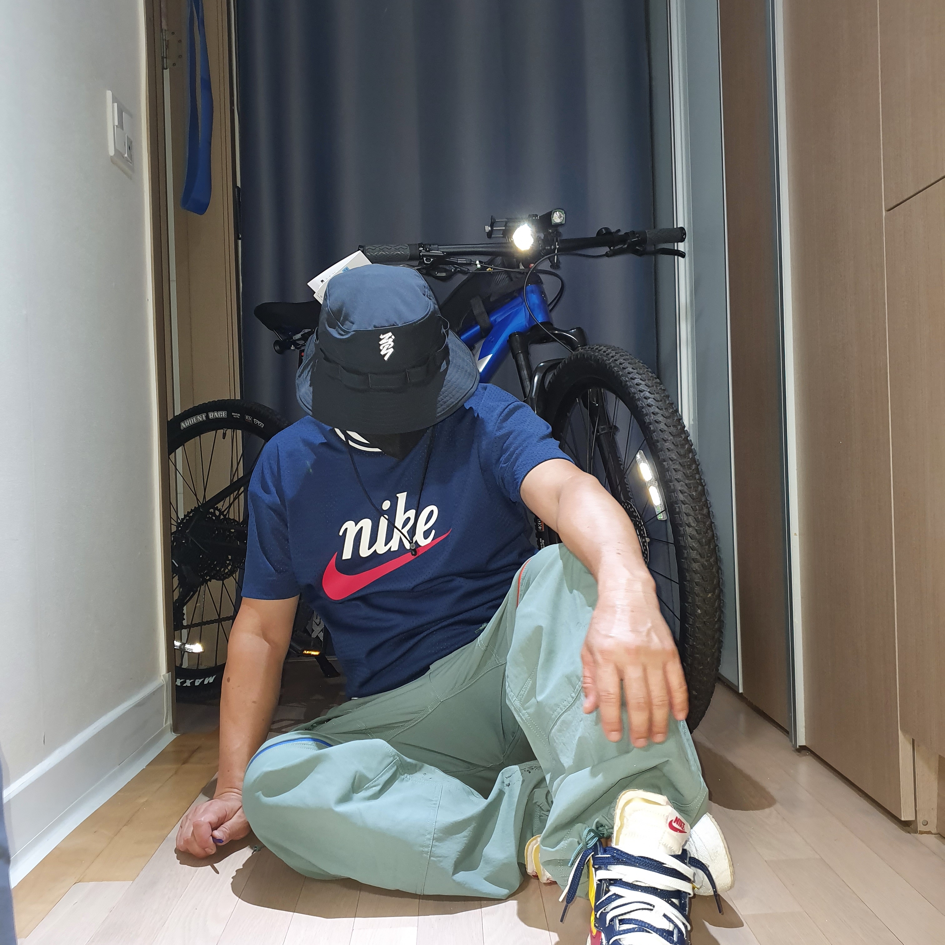 Jordan Zion Bucket Hat Black, Nike ACG Smith Summit Cargo Pants Clay Green - Asia 착용 스타일 - 3
