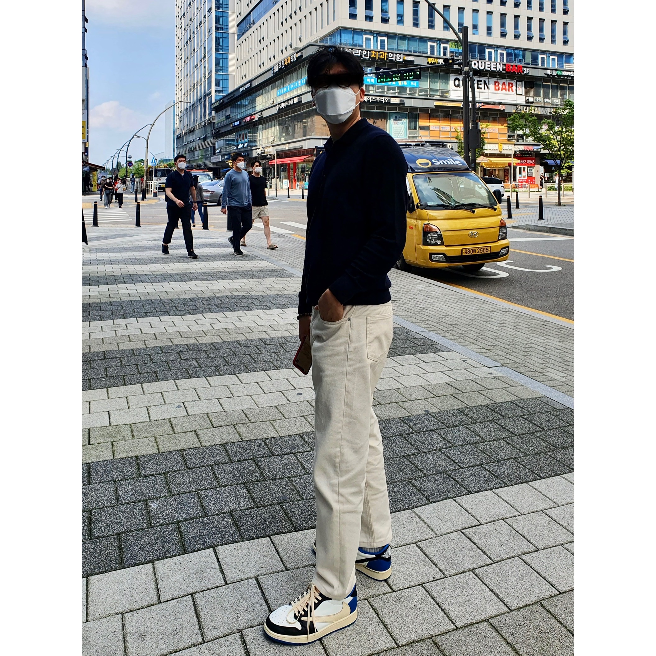Jordan 1 x Travis Scott x Fragment Retro Low OG SP Military Blue 착용 스타일